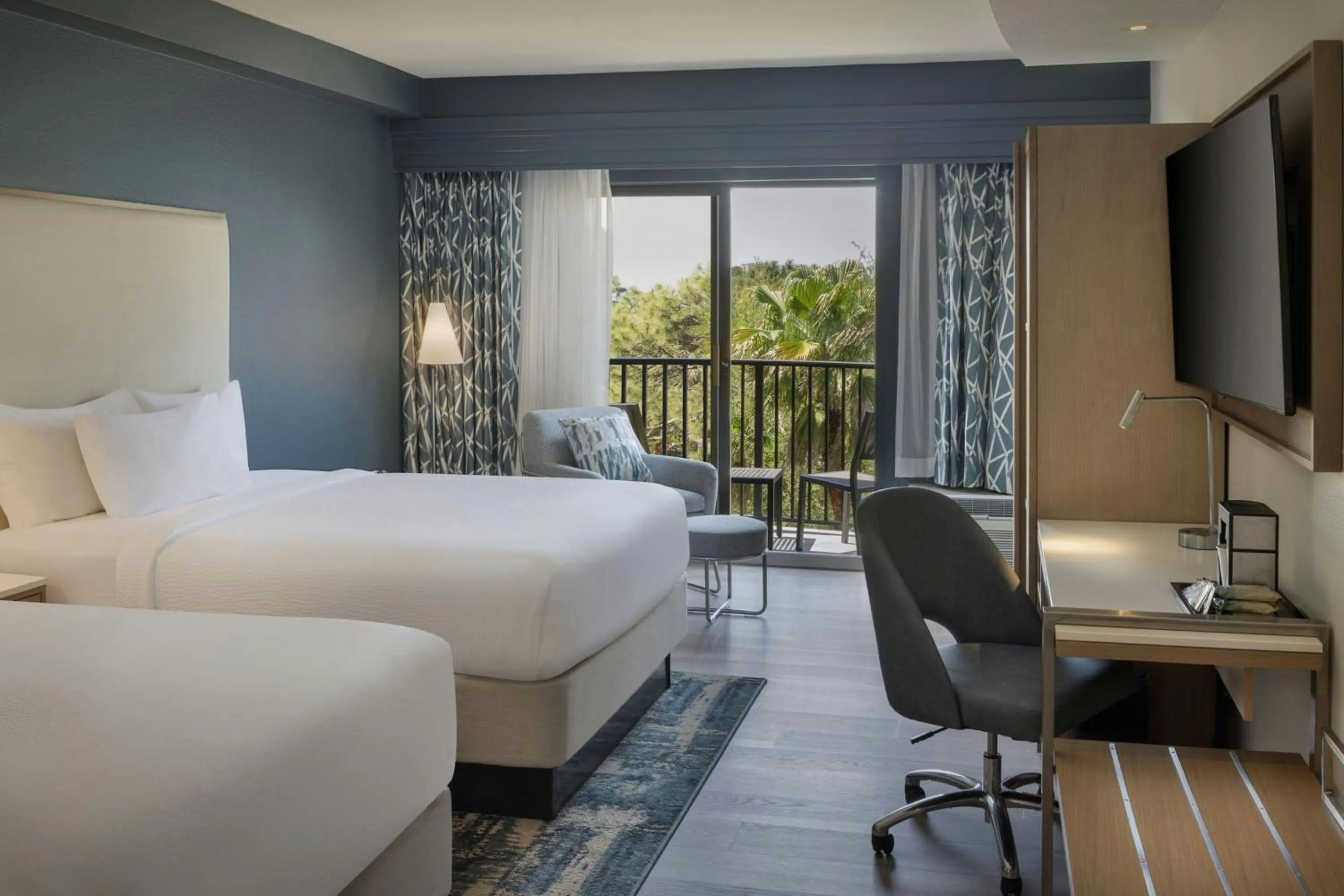 Photo of the whole room, Bed in Courtyard by Marriott Sandestin at Grand Boulevard