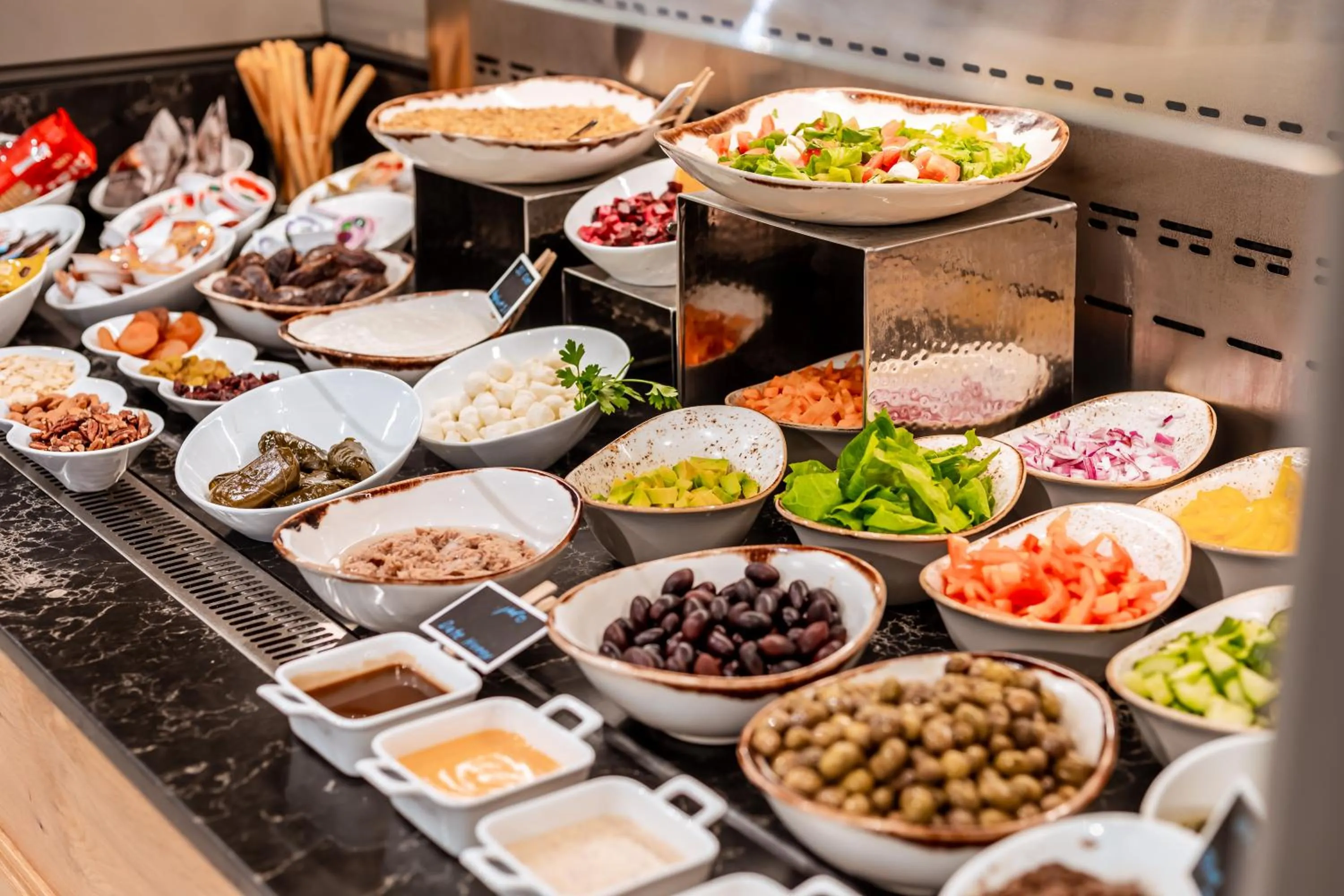 Food and drinks in Roxon Urban Ramat Gan