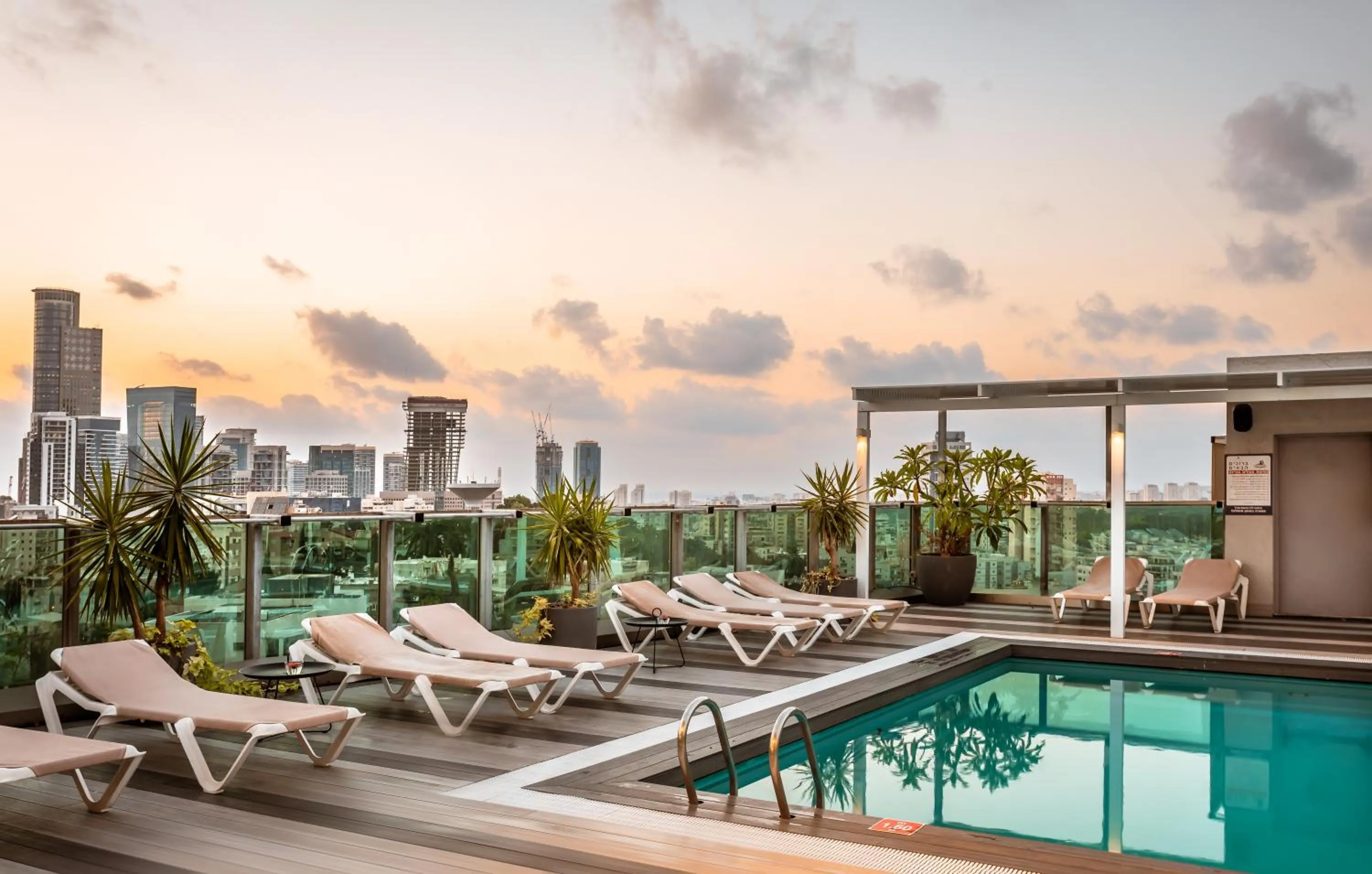 Swimming pool in Roxon Urban Ramat Gan