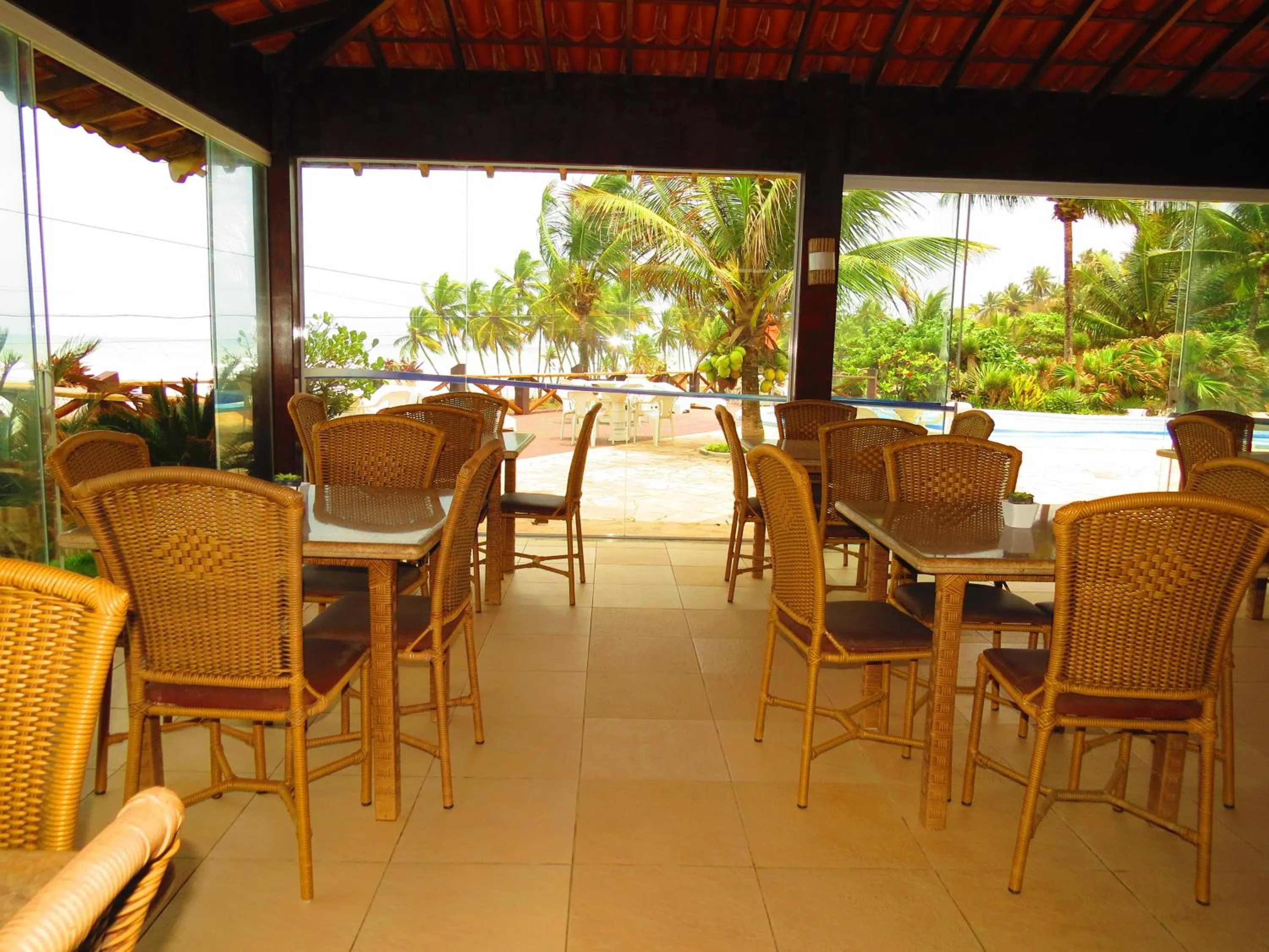 Restaurant/places to eat in Pousada do Mar