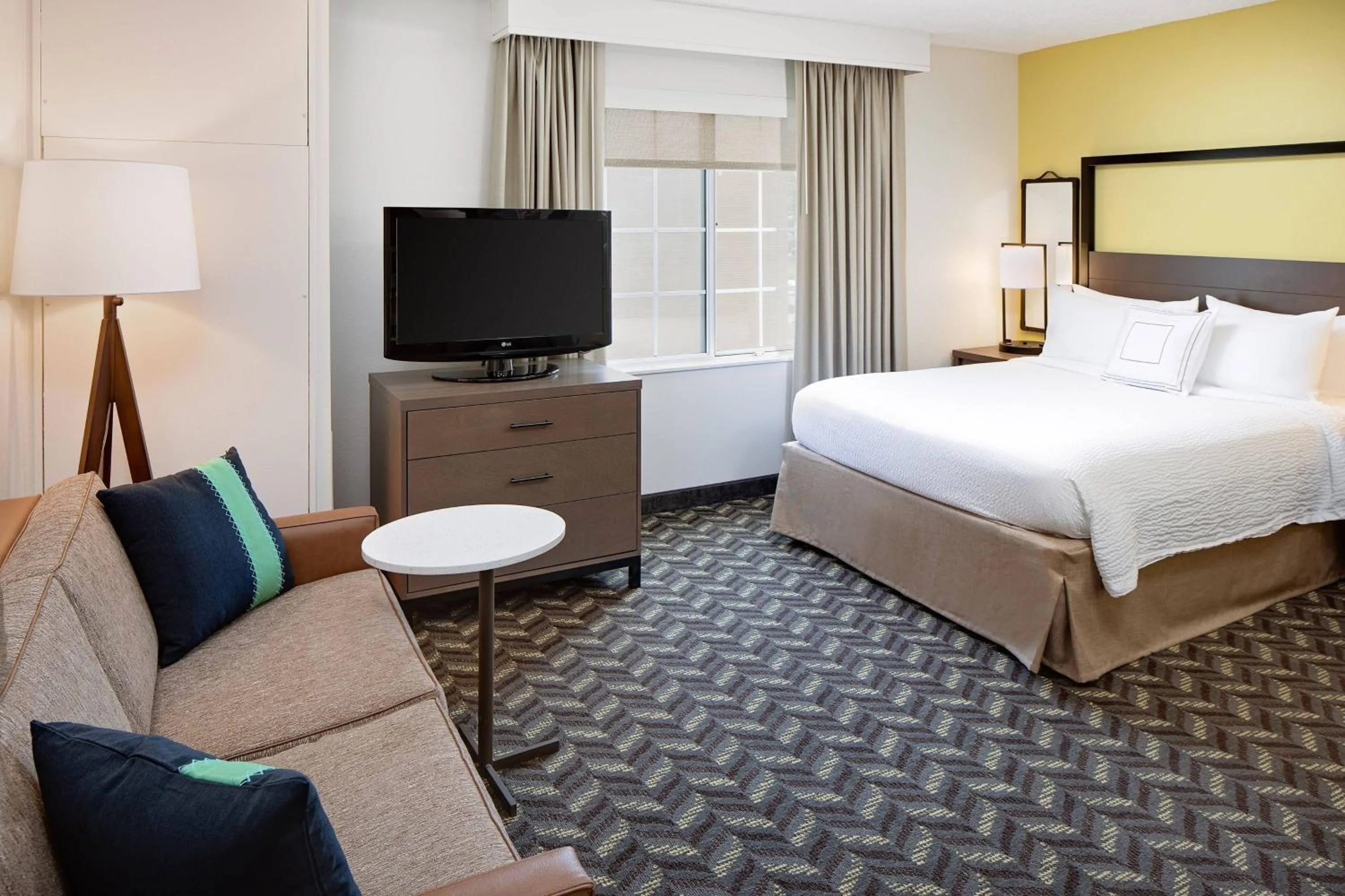 Photo of the whole room, Bed in Residence Inn by Marriott Tysons