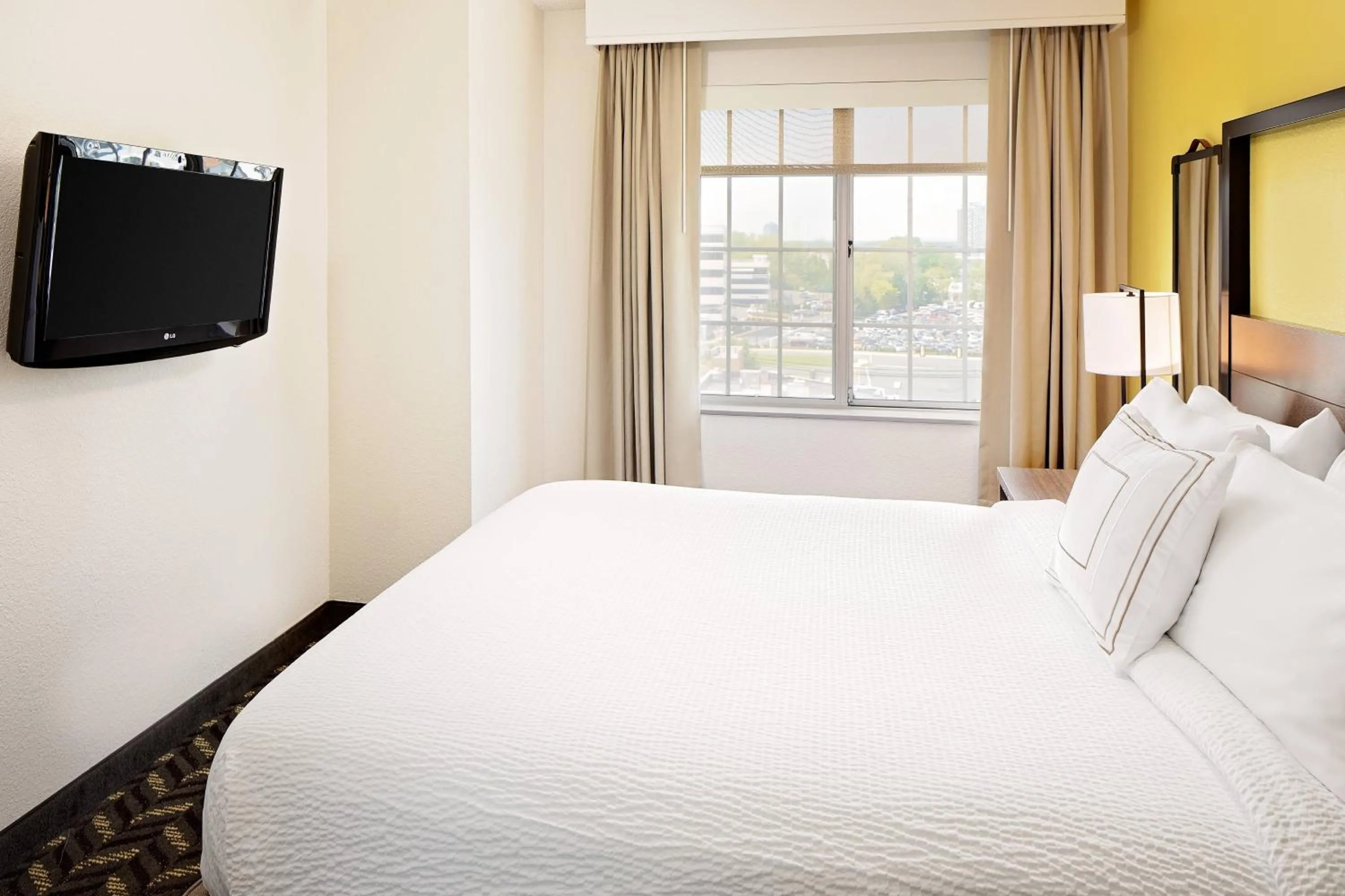 Bedroom, Bed in Residence Inn by Marriott Tysons