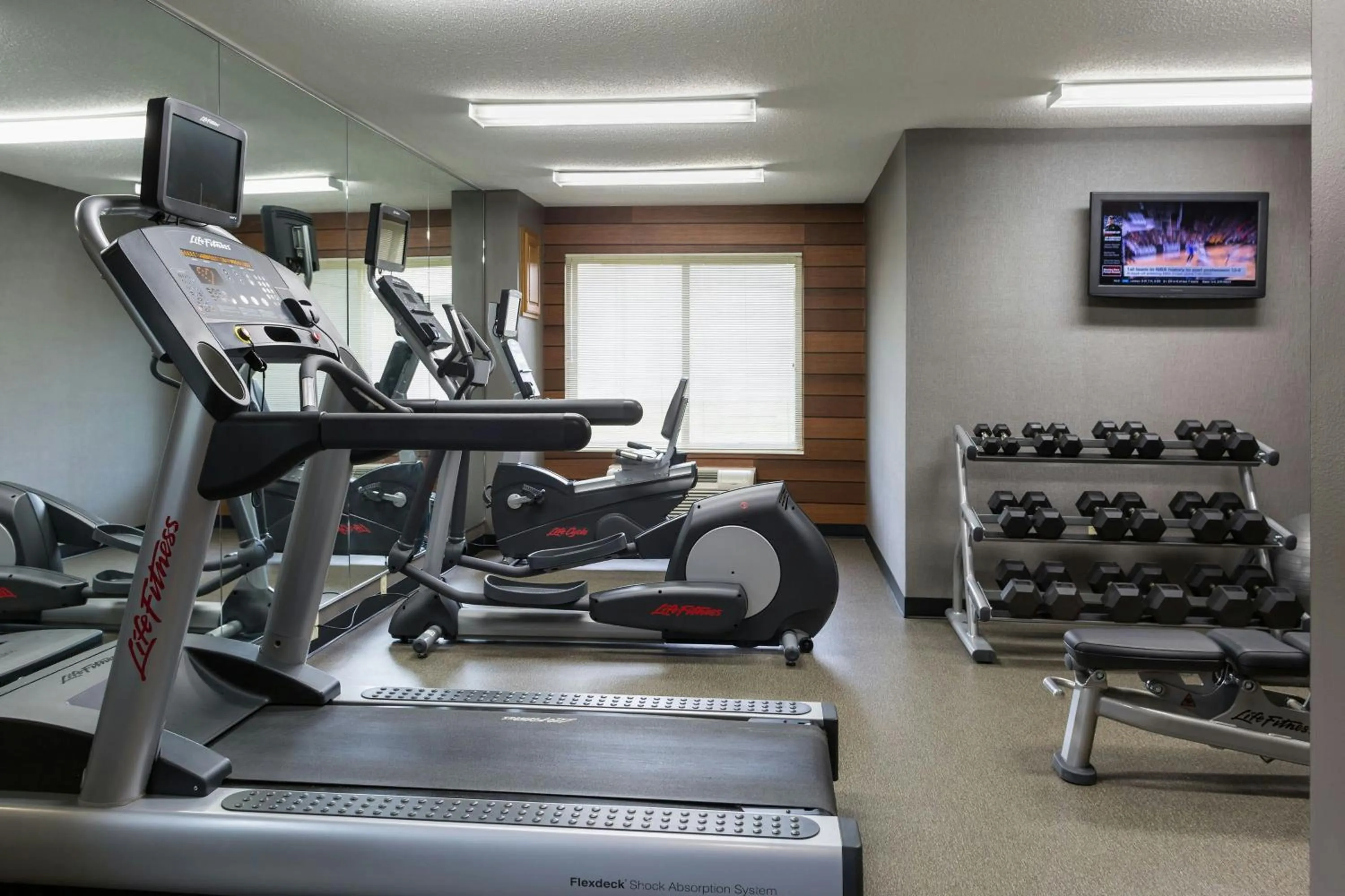 Fitness centre/facilities in Fairfield Inn & Suites Valparaiso
