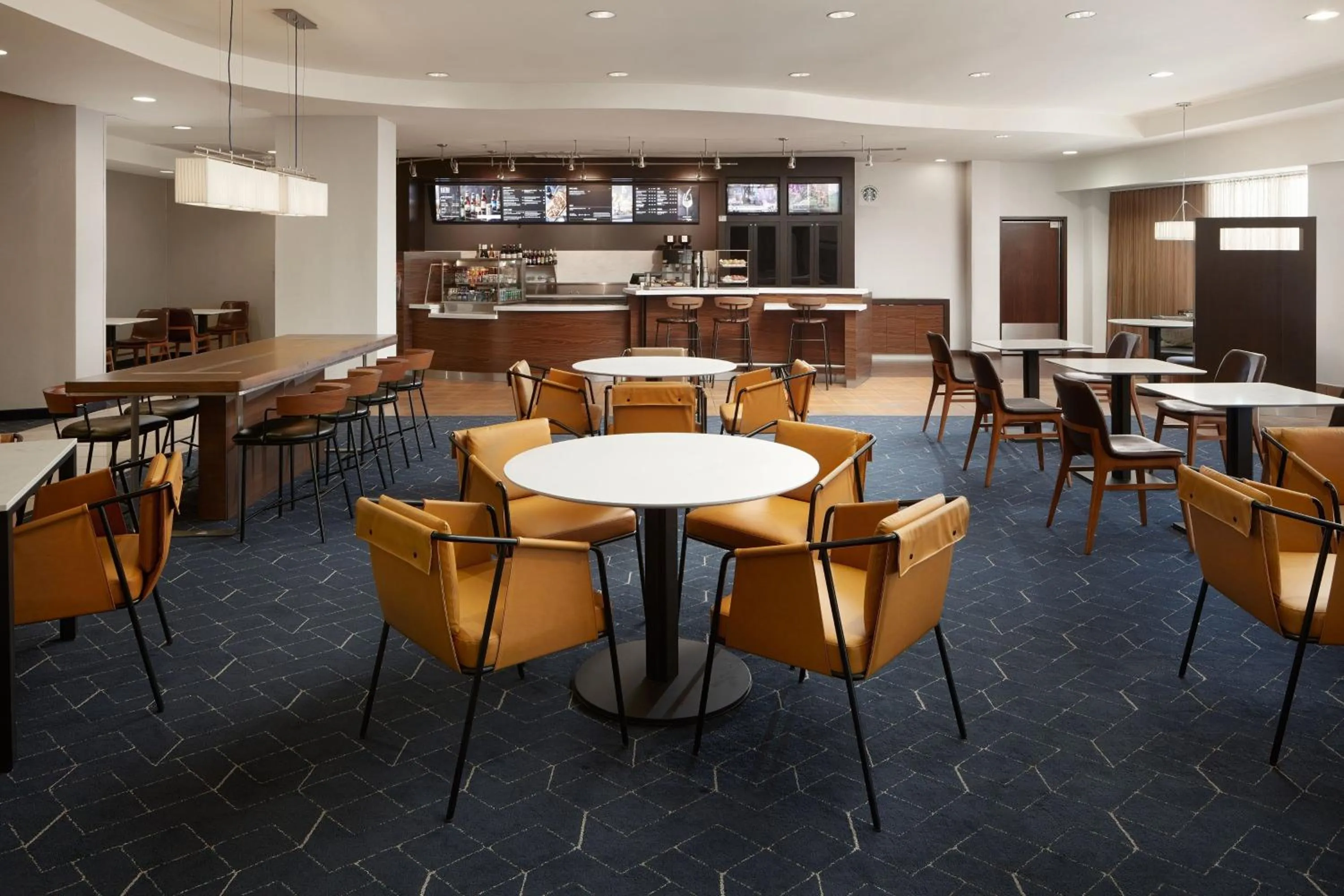 Restaurant/places to eat in Courtyard by Marriott Winchester Medical Center