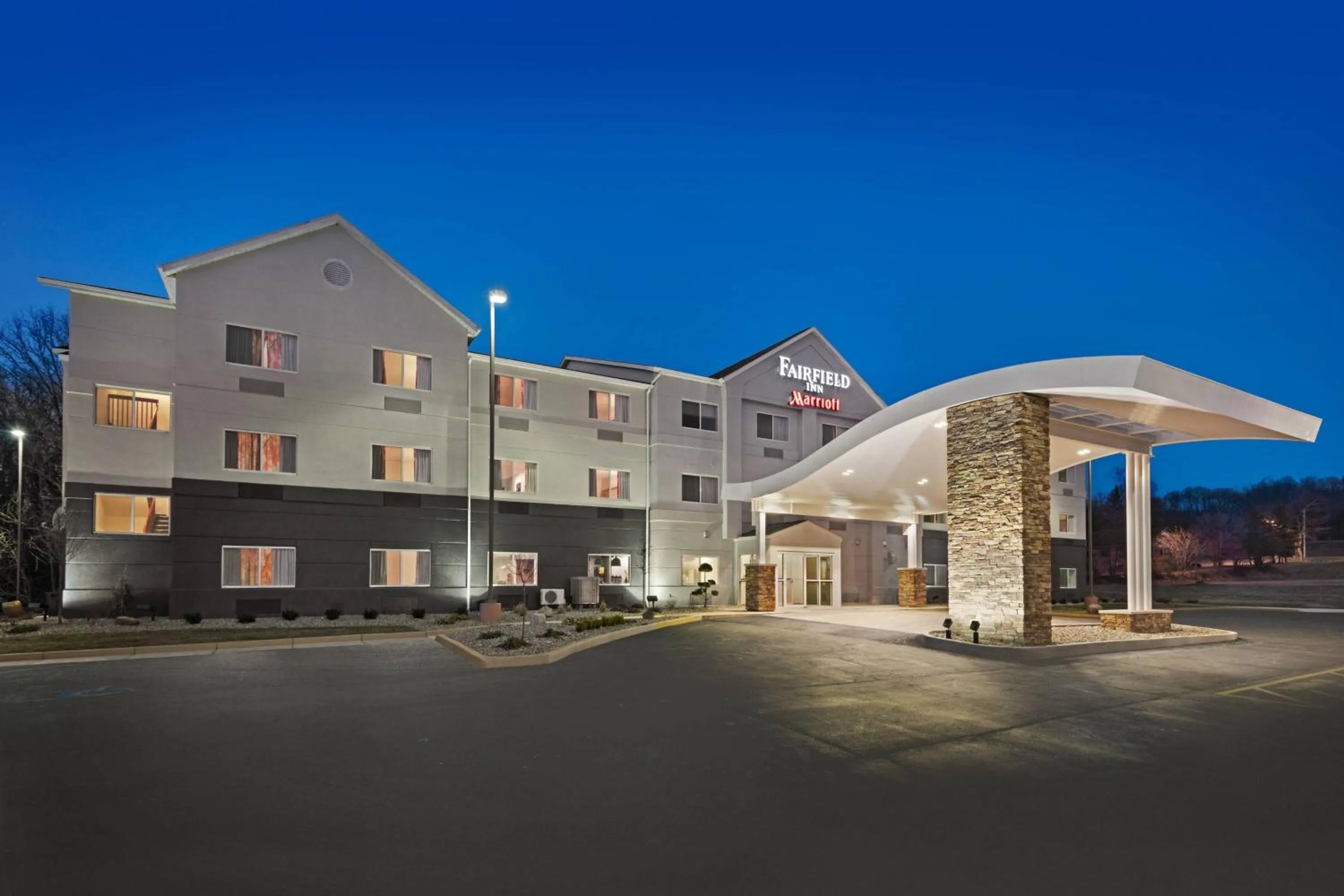 Property building in Fairfield Inn by Marriott Warren Niles