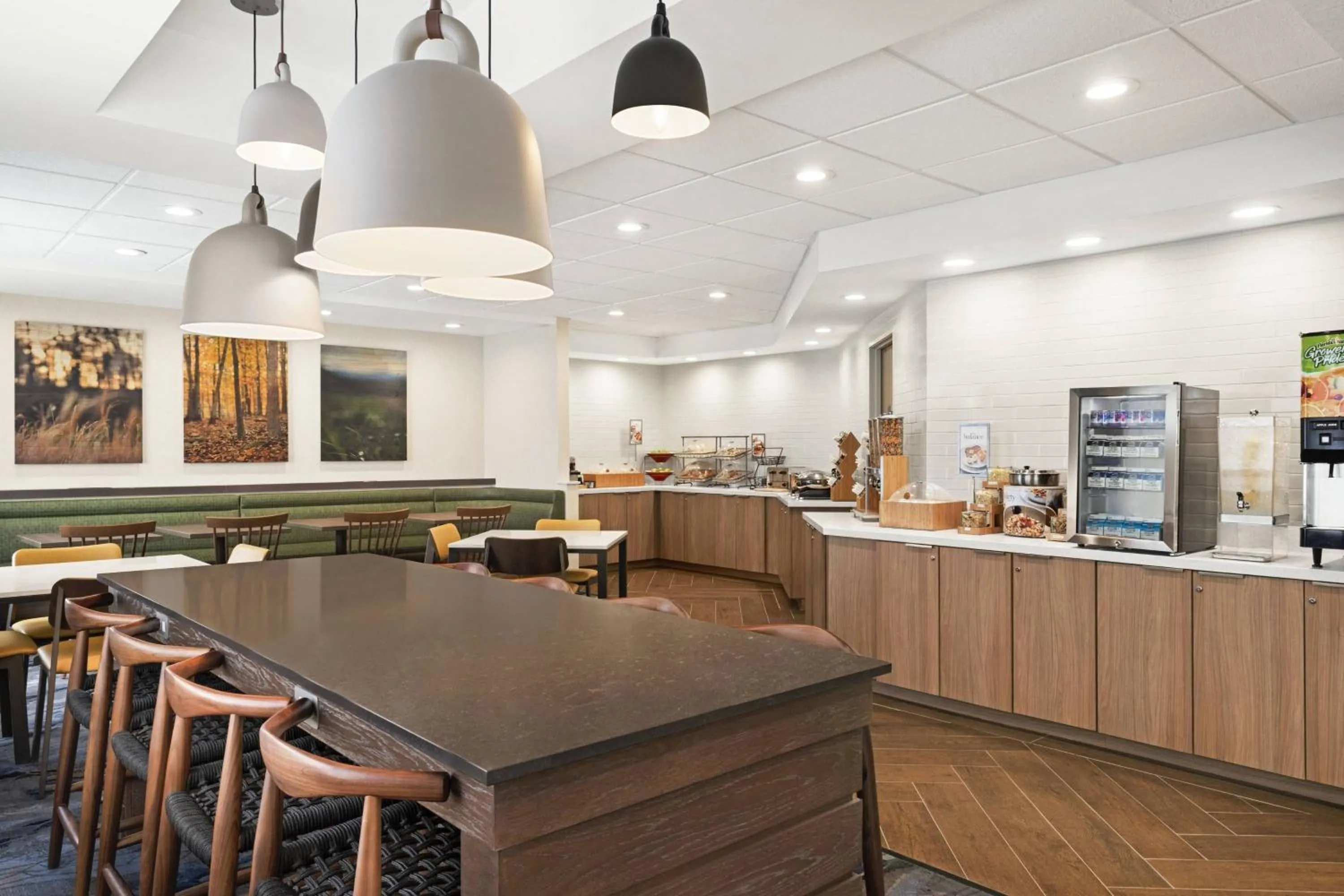 Breakfast in Fairfield Inn by Marriott Warren Niles