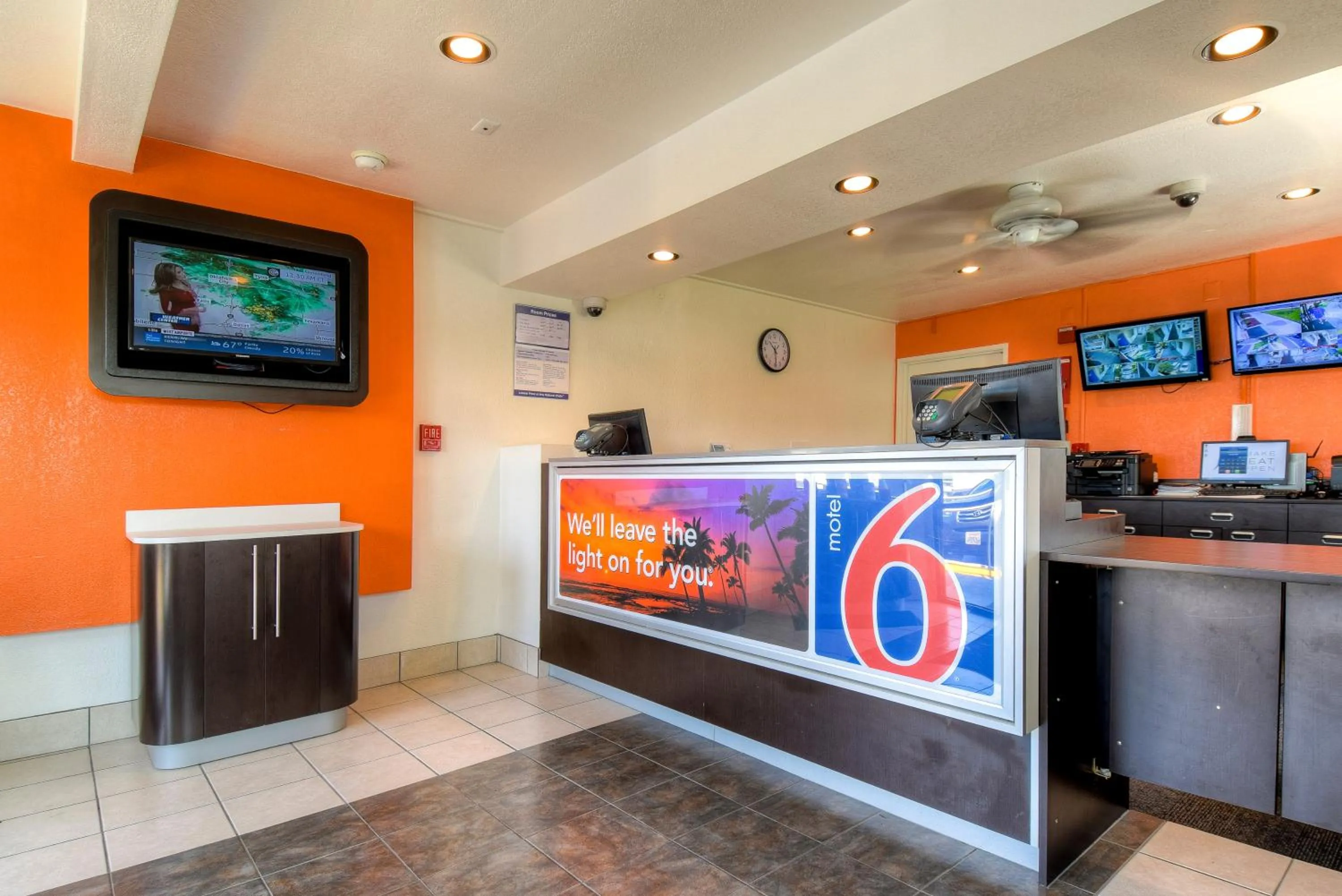 Lobby or reception in Motel 6-El Cajon, CA - San Diego