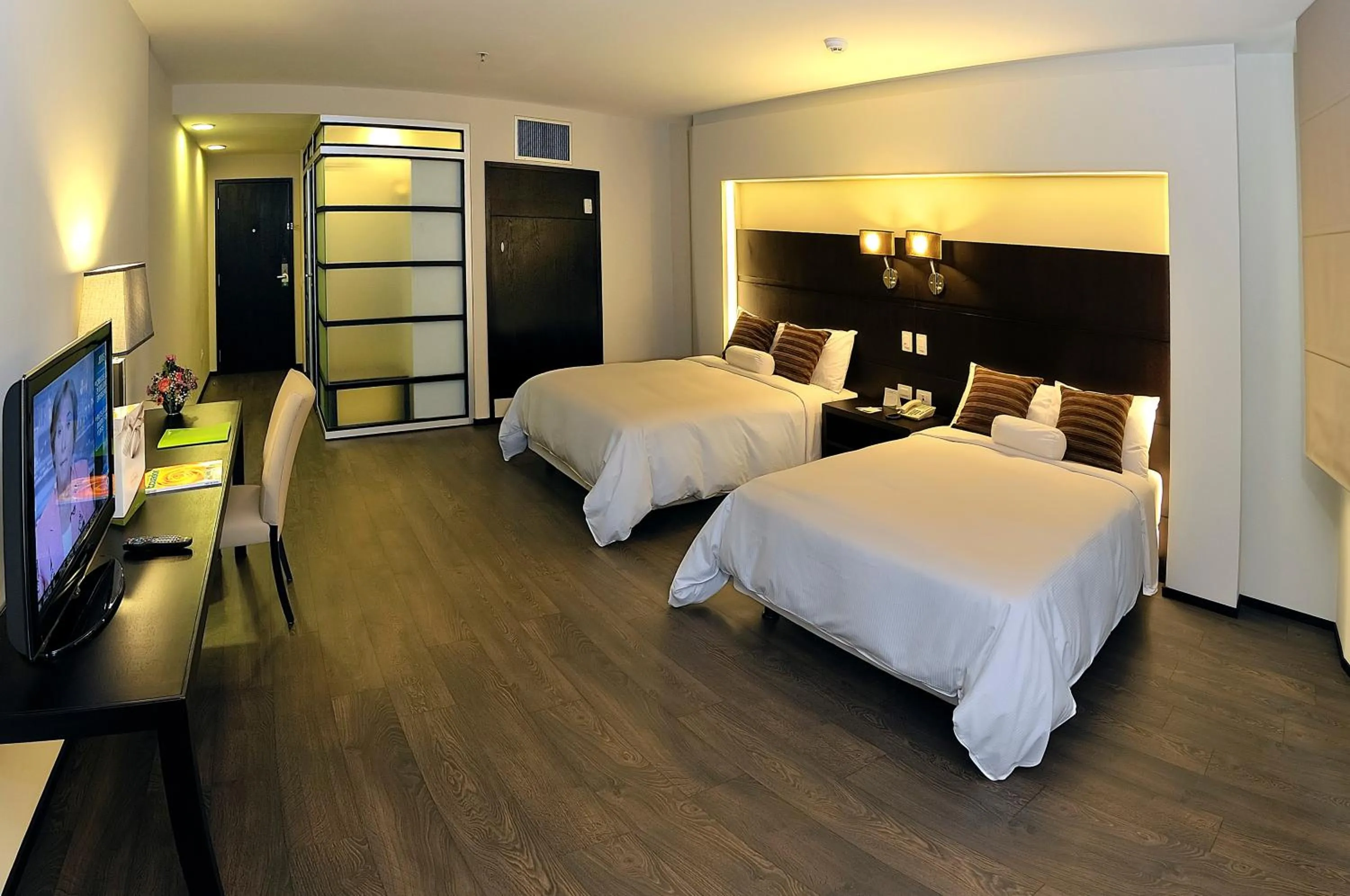 Photo of the whole room, Bed in Unipark by Oro Verde Hotels