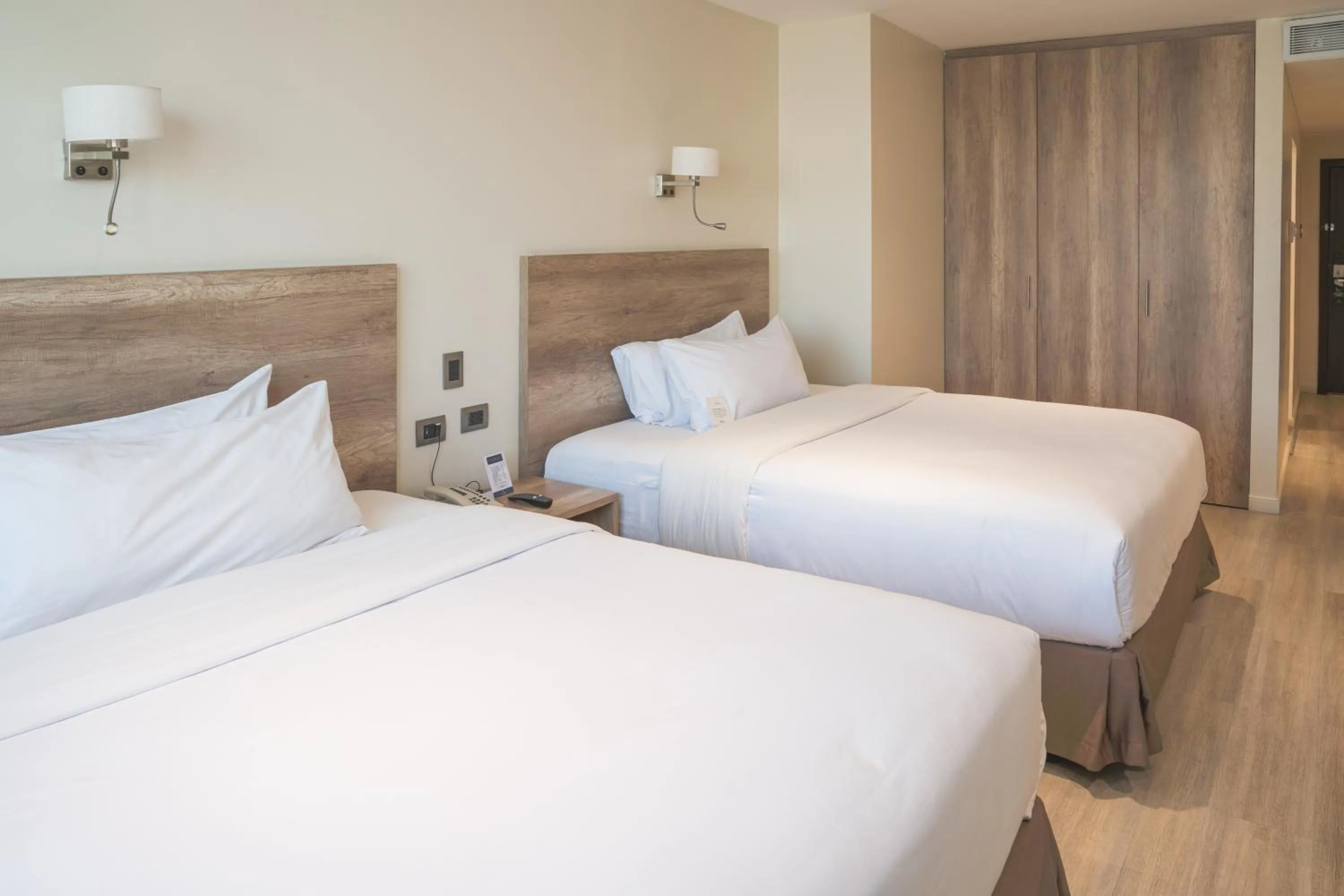 Photo of the whole room, Bed in Unipark by Oro Verde Hotels