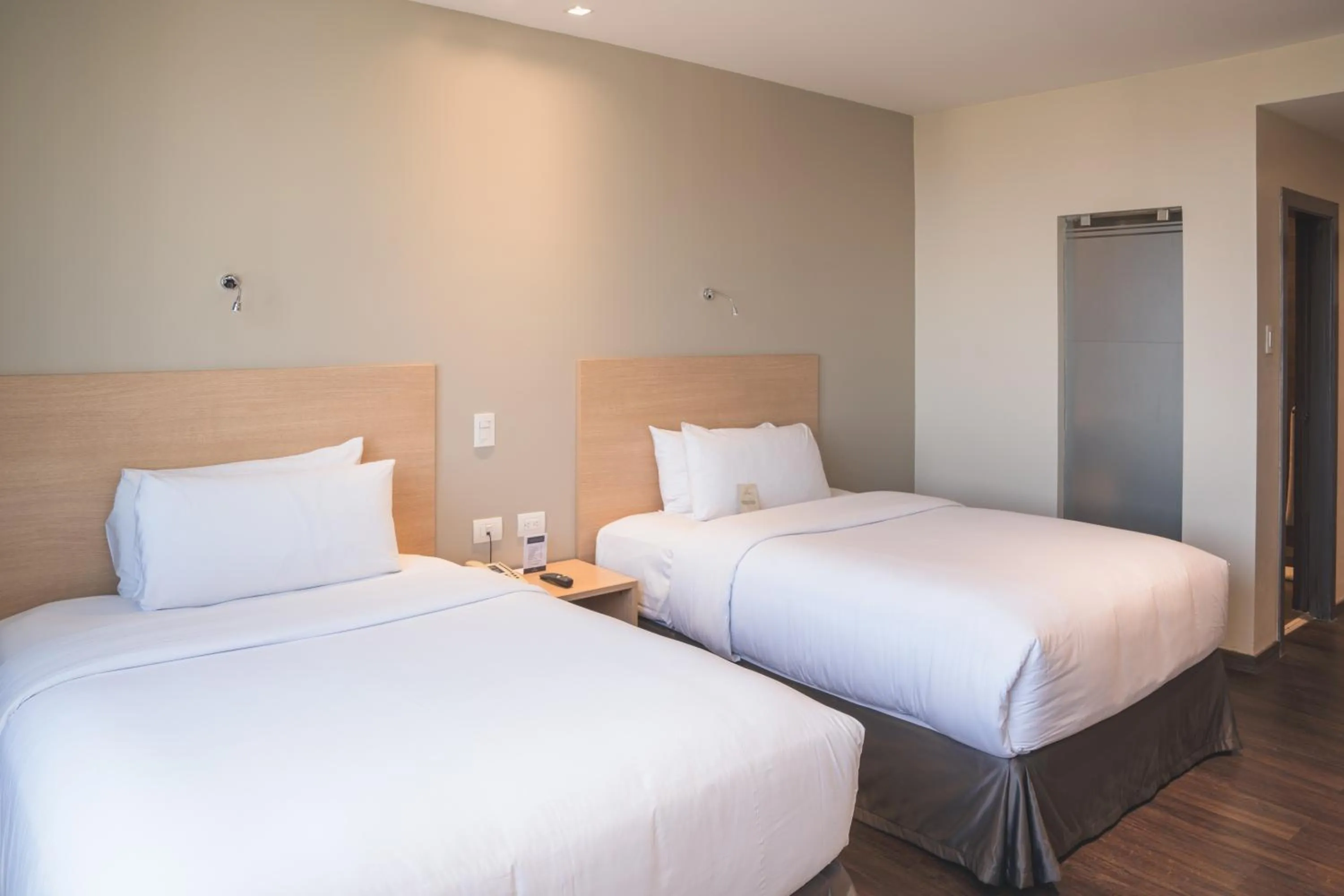 Photo of the whole room, Bed in Unipark by Oro Verde Hotels