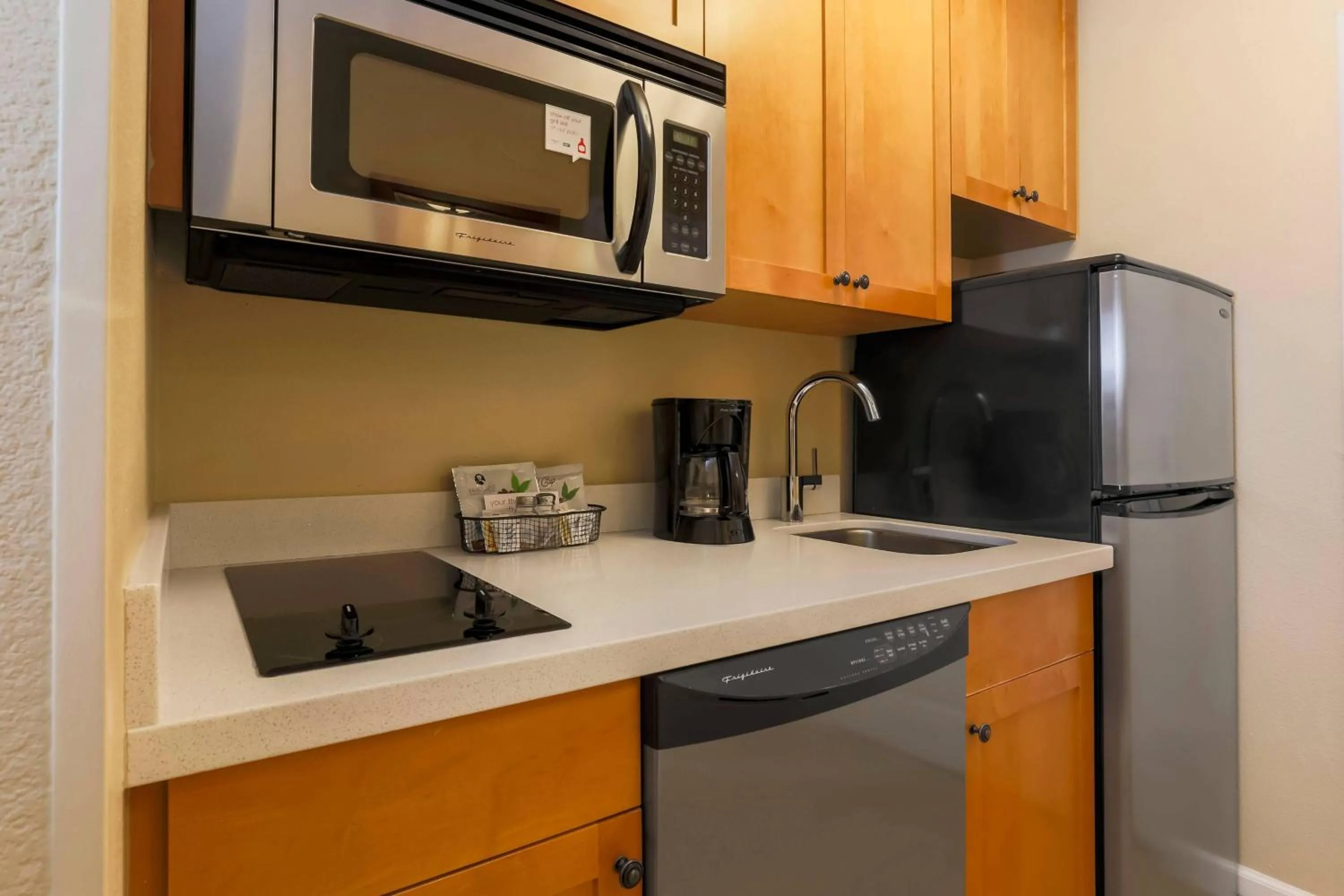 Kitchen or kitchenette in TownePlace Suites by Marriott Yuma