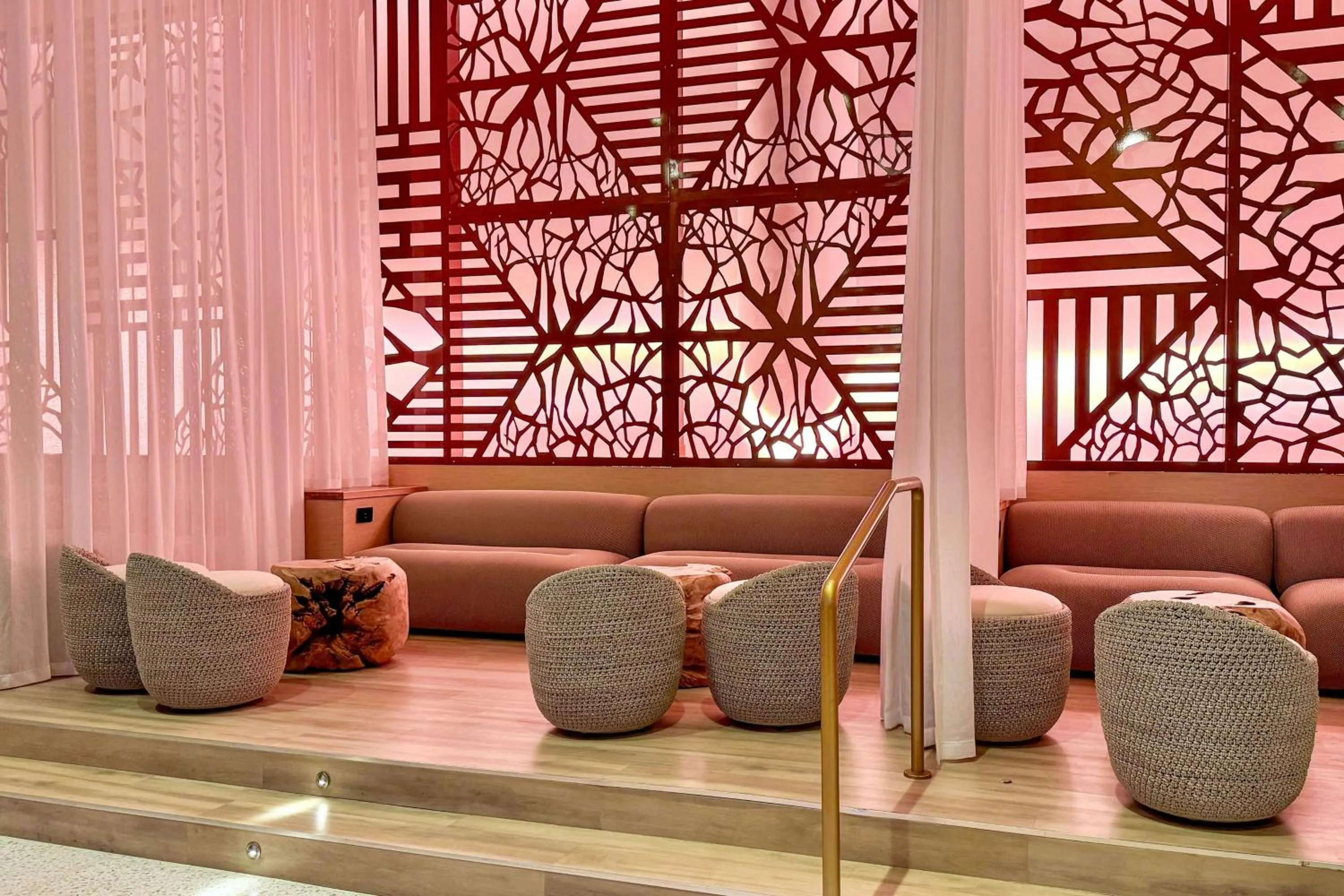 Lounge or bar in Courtyard by Marriott Isla Verde Beach Resort