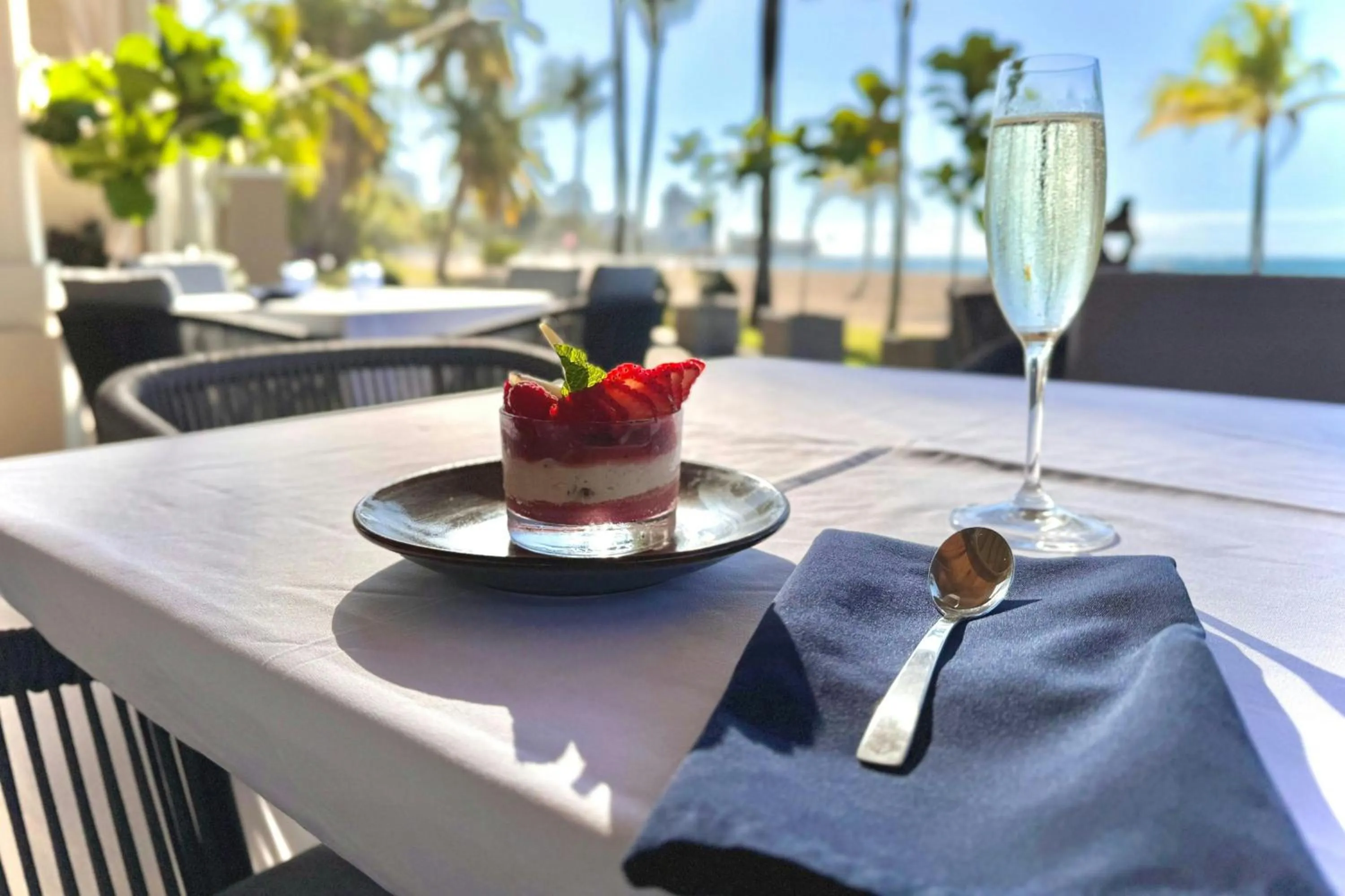 Restaurant/places to eat in Courtyard by Marriott Isla Verde Beach Resort