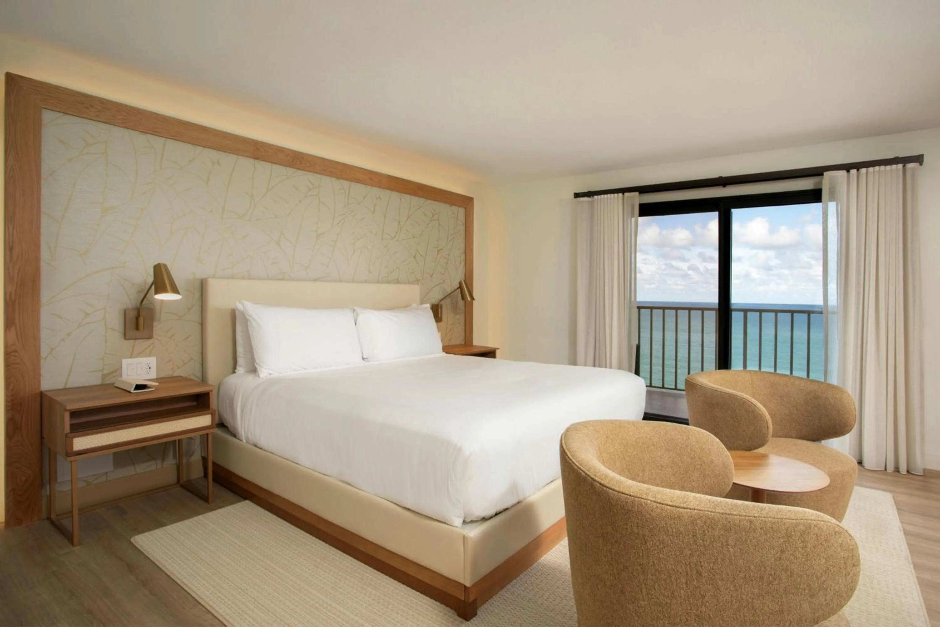 Bedroom, Bed in Courtyard by Marriott Isla Verde Beach Resort