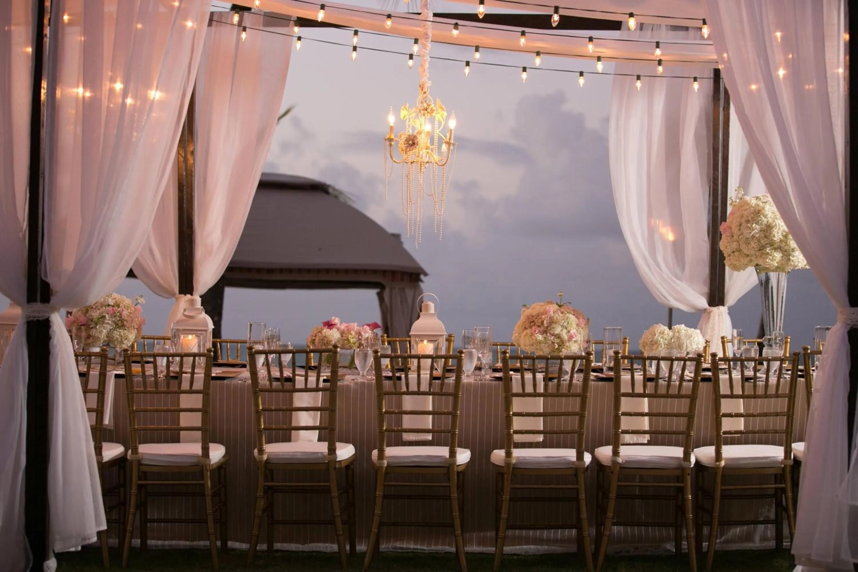 Lobby or reception in Courtyard by Marriott Isla Verde Beach Resort