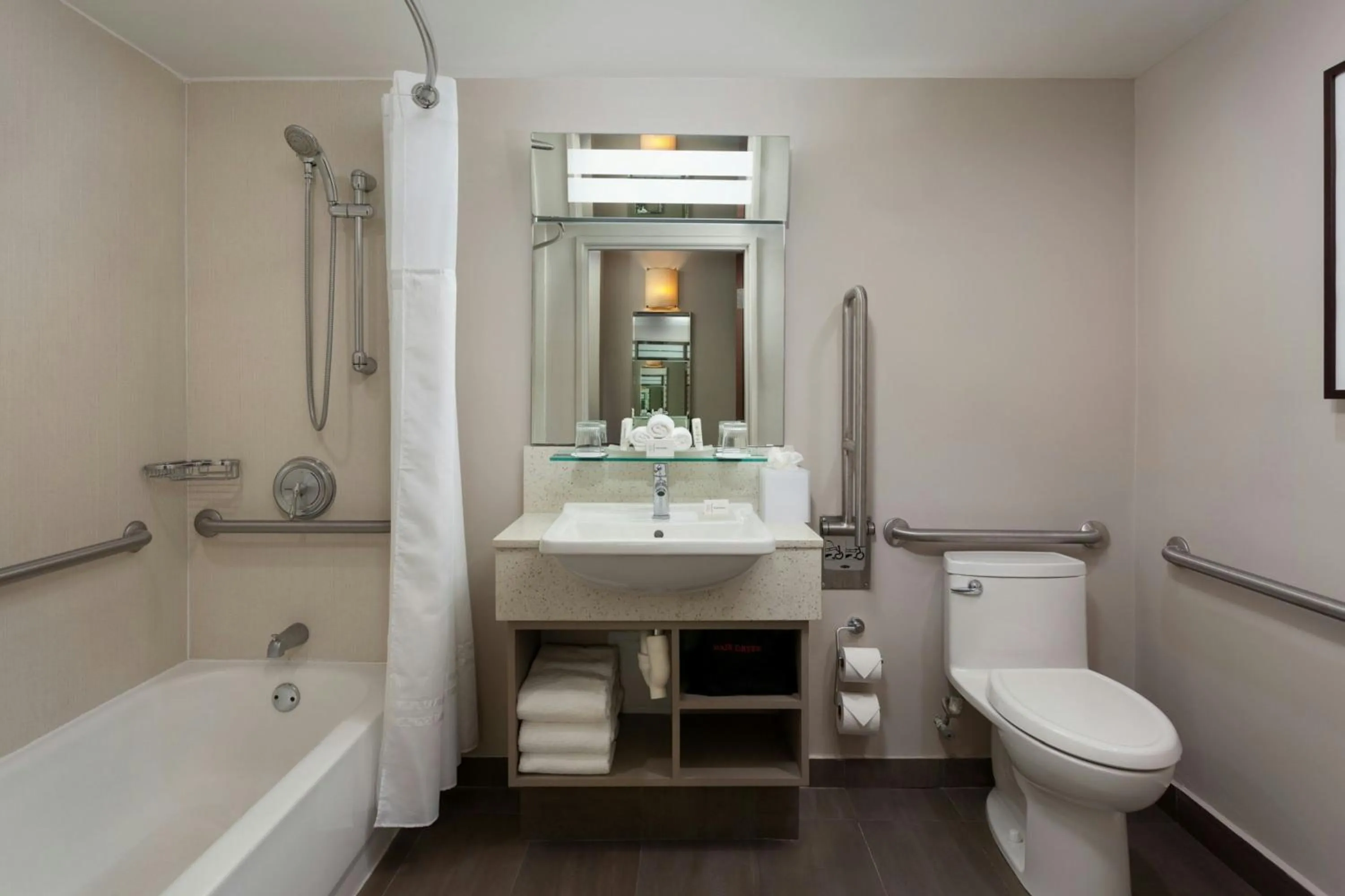 Bathroom in Courtyard by Marriott Isla Verde Beach Resort