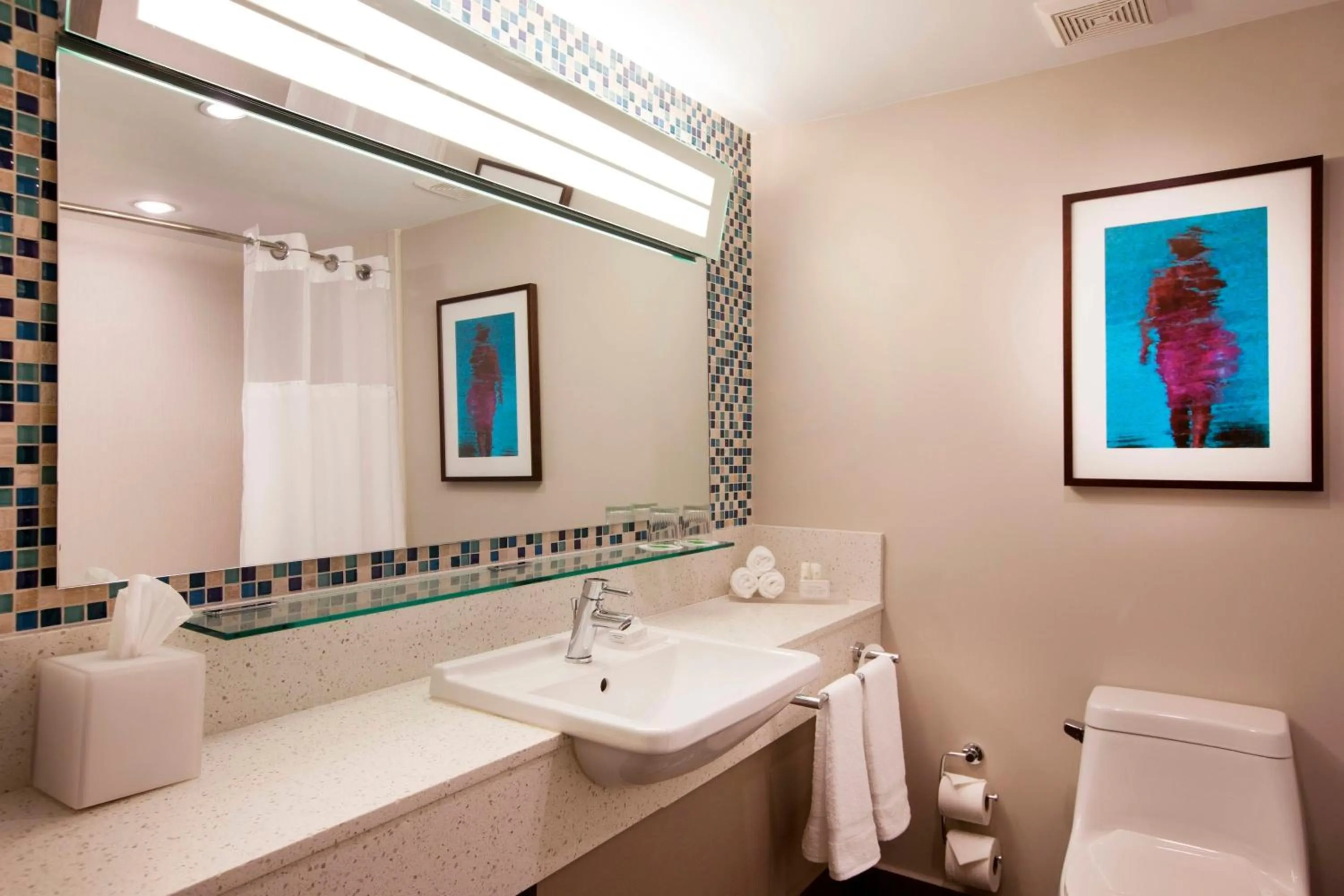 Bathroom in Courtyard by Marriott Isla Verde Beach Resort