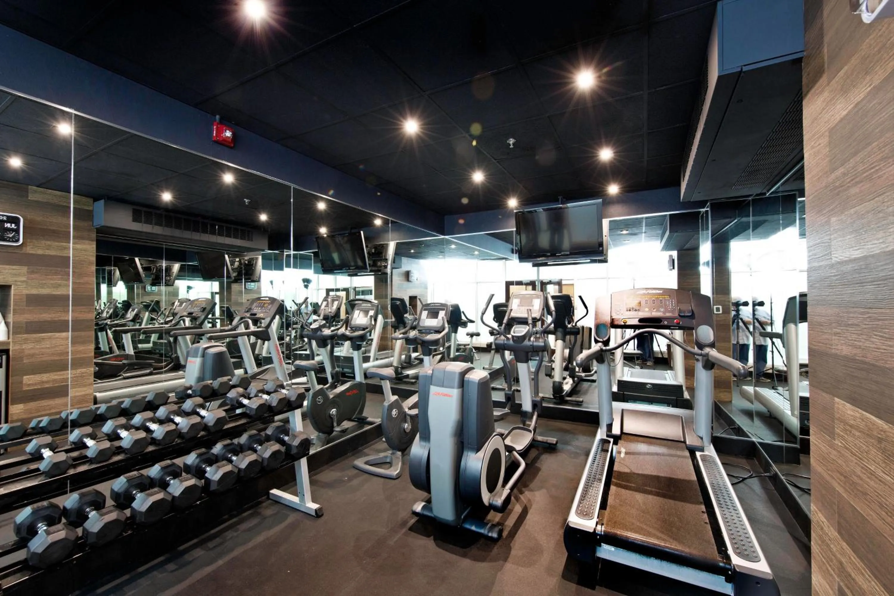 Fitness centre/facilities in Courtyard by Marriott San Juan Miramar