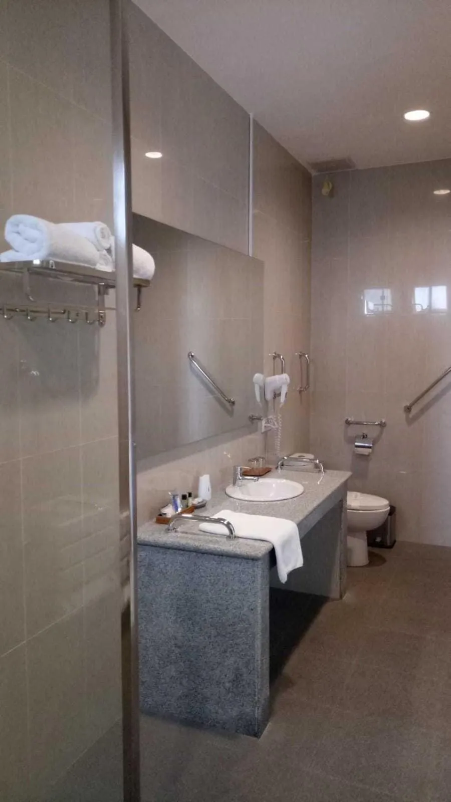 Bathroom in Arainn Bed & Breakfast Tretes Prigen by ecommerceloka