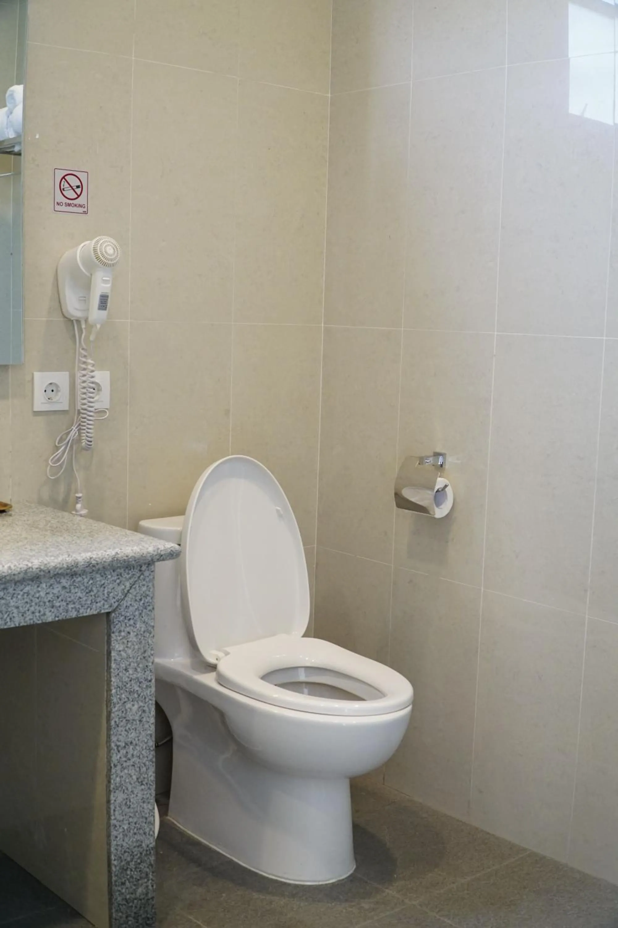 Toilet in Arainn Bed & Breakfast Tretes Prigen by ecommerceloka