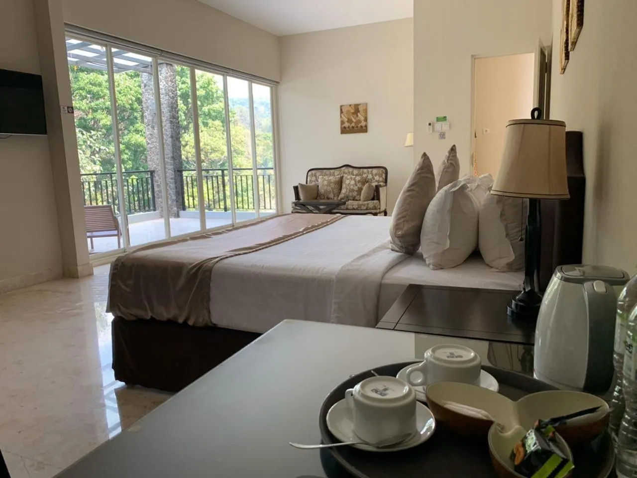 Bed in Arainn Bed & Breakfast Tretes Prigen by ecommerceloka