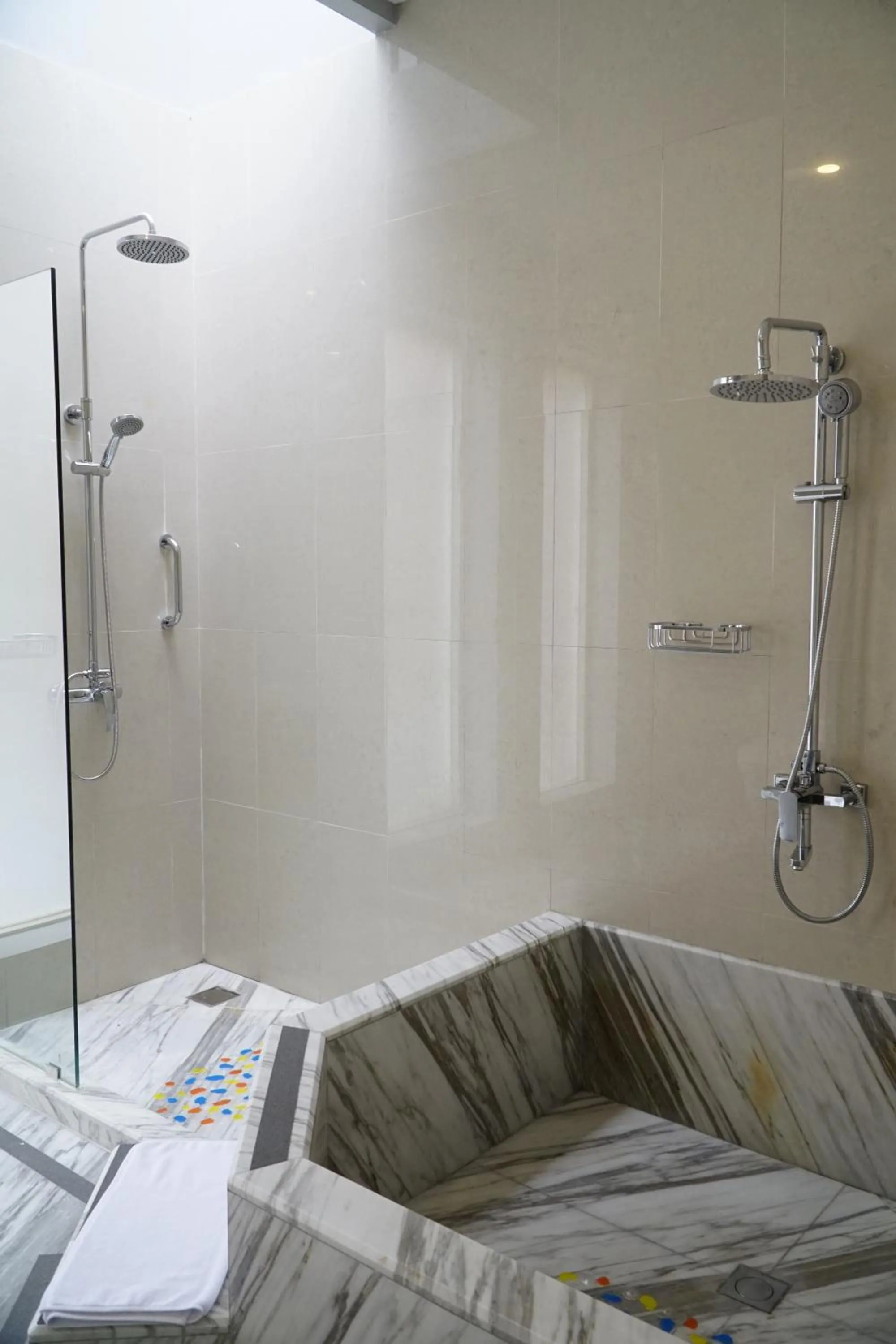 Bathroom in Arainn Bed & Breakfast Tretes Prigen by ecommerceloka