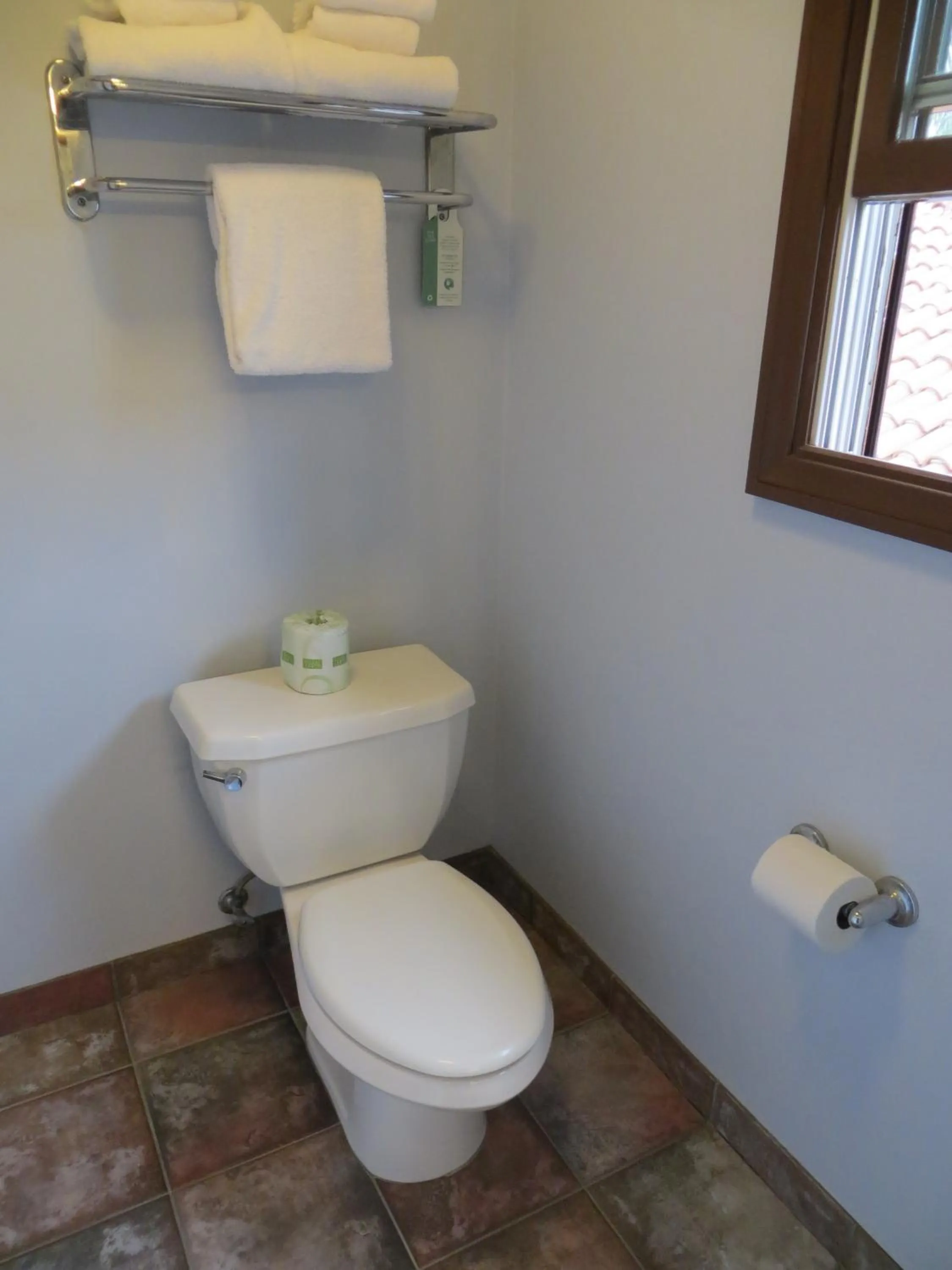 Bathroom in Casa Del Mar Inn