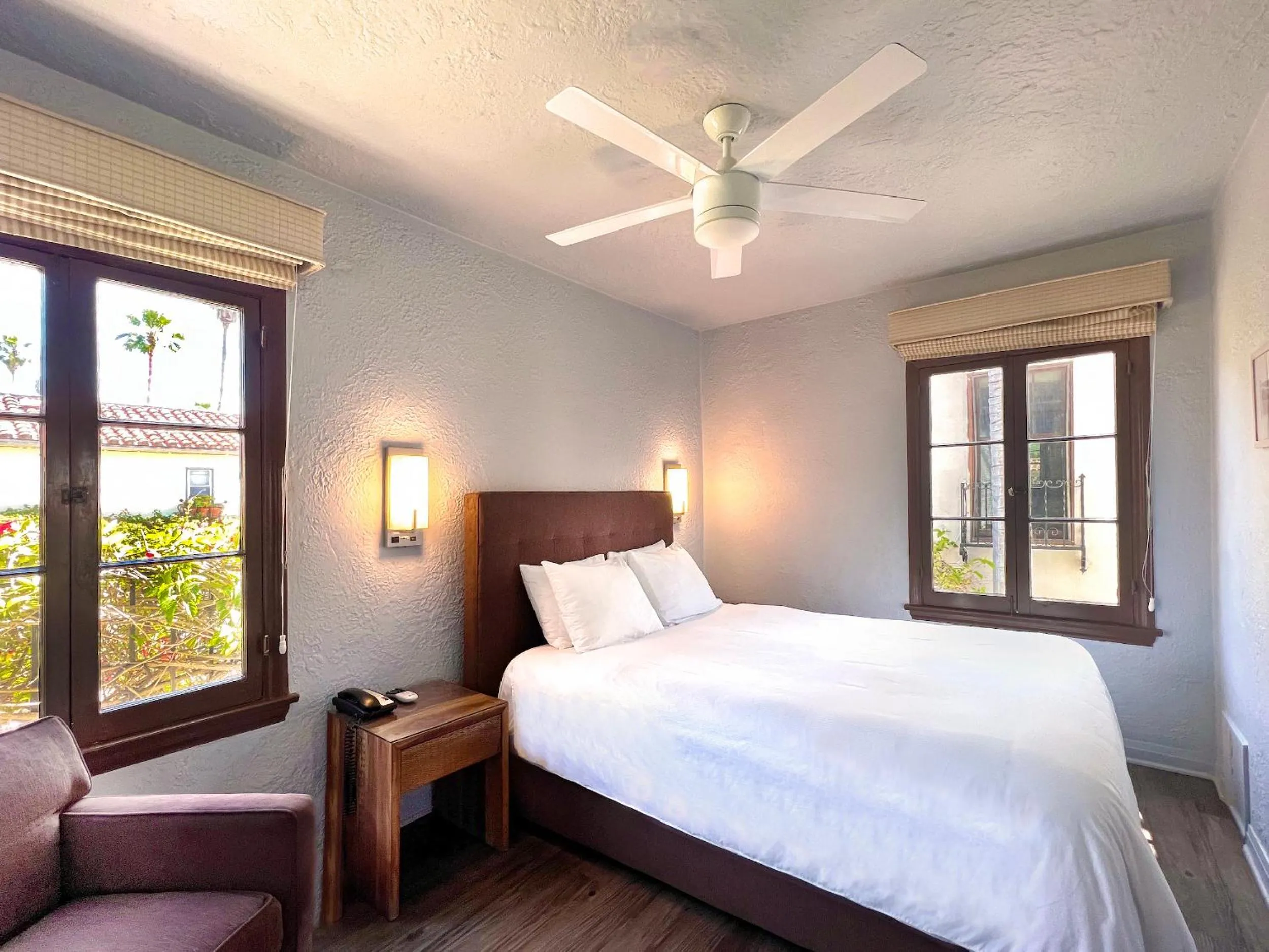 Bedroom, Bed in Casa Del Mar Inn