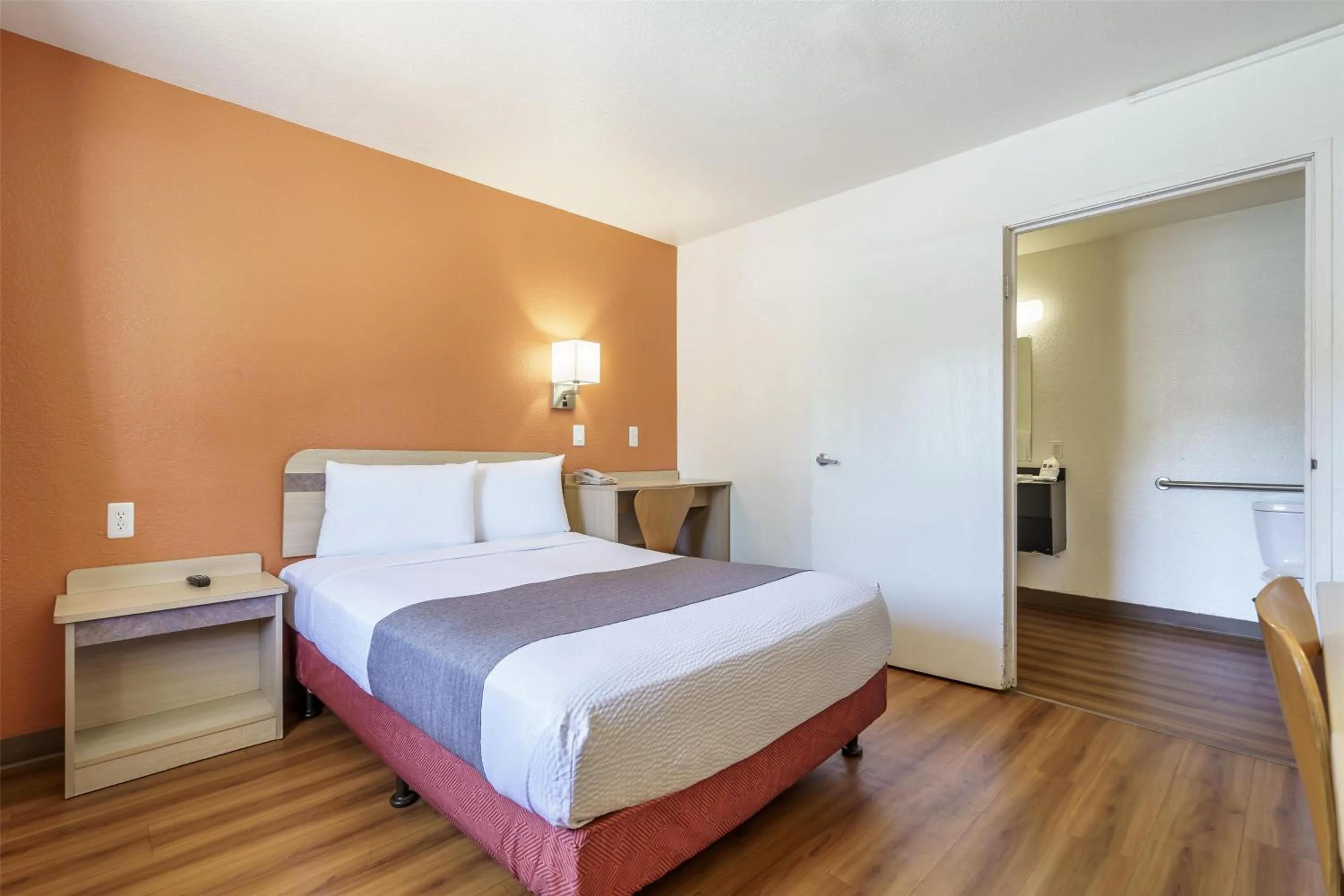 Bedroom, Bed in Motel 6-Fremont, CA - North