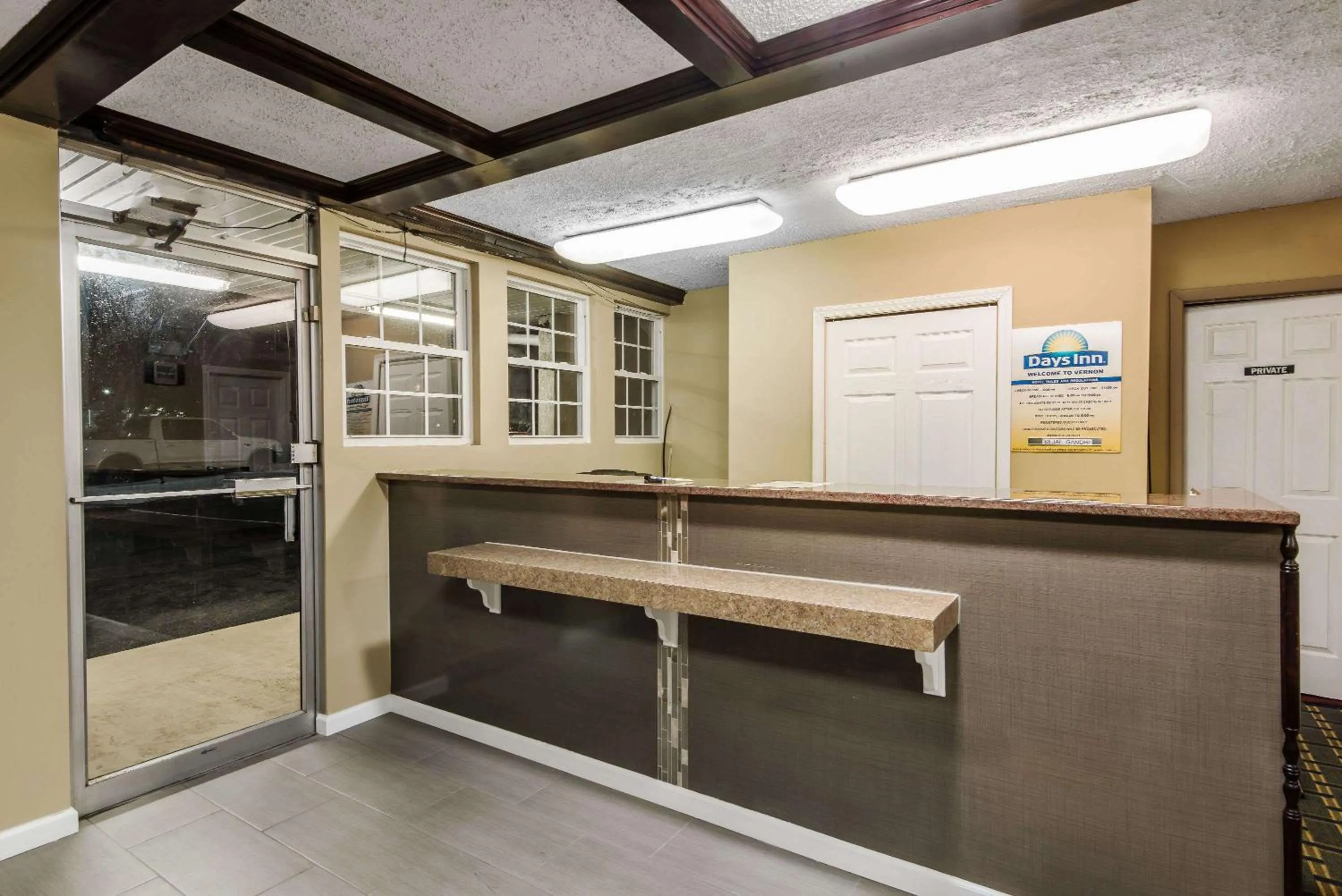 Lobby or reception in Vernon Motel