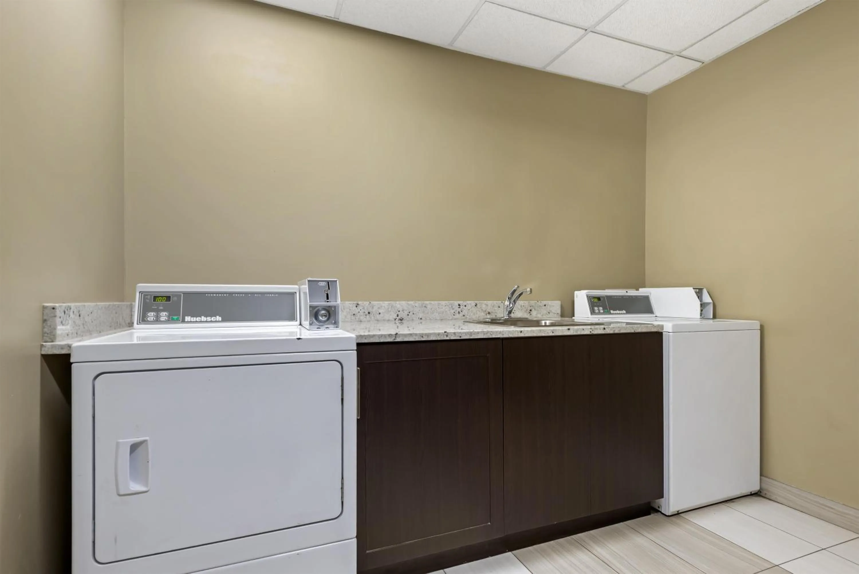 Property building in Best Western Plus Red Deer Inn & Suite