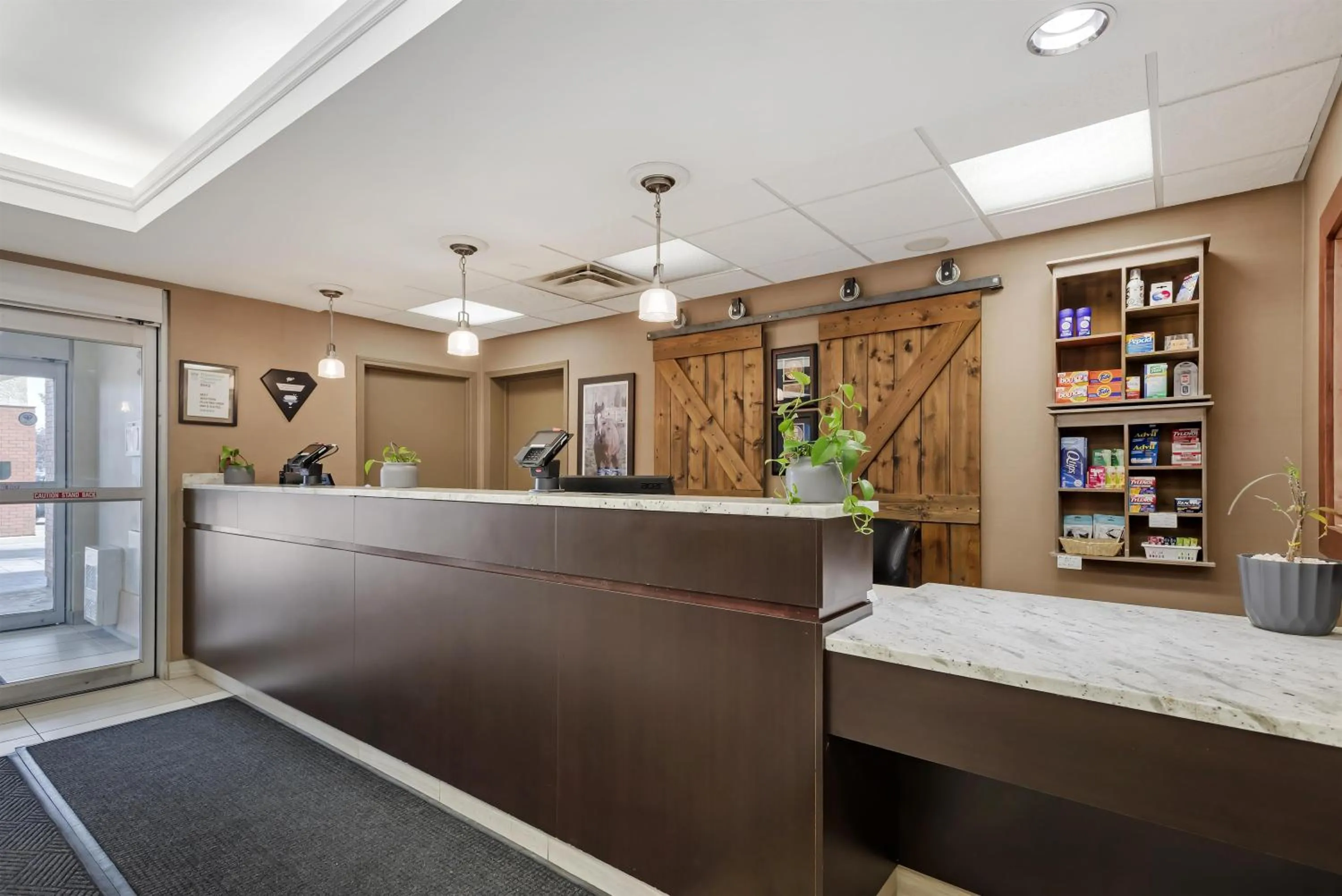 Lobby or reception in Best Western Plus Red Deer Inn & Suite