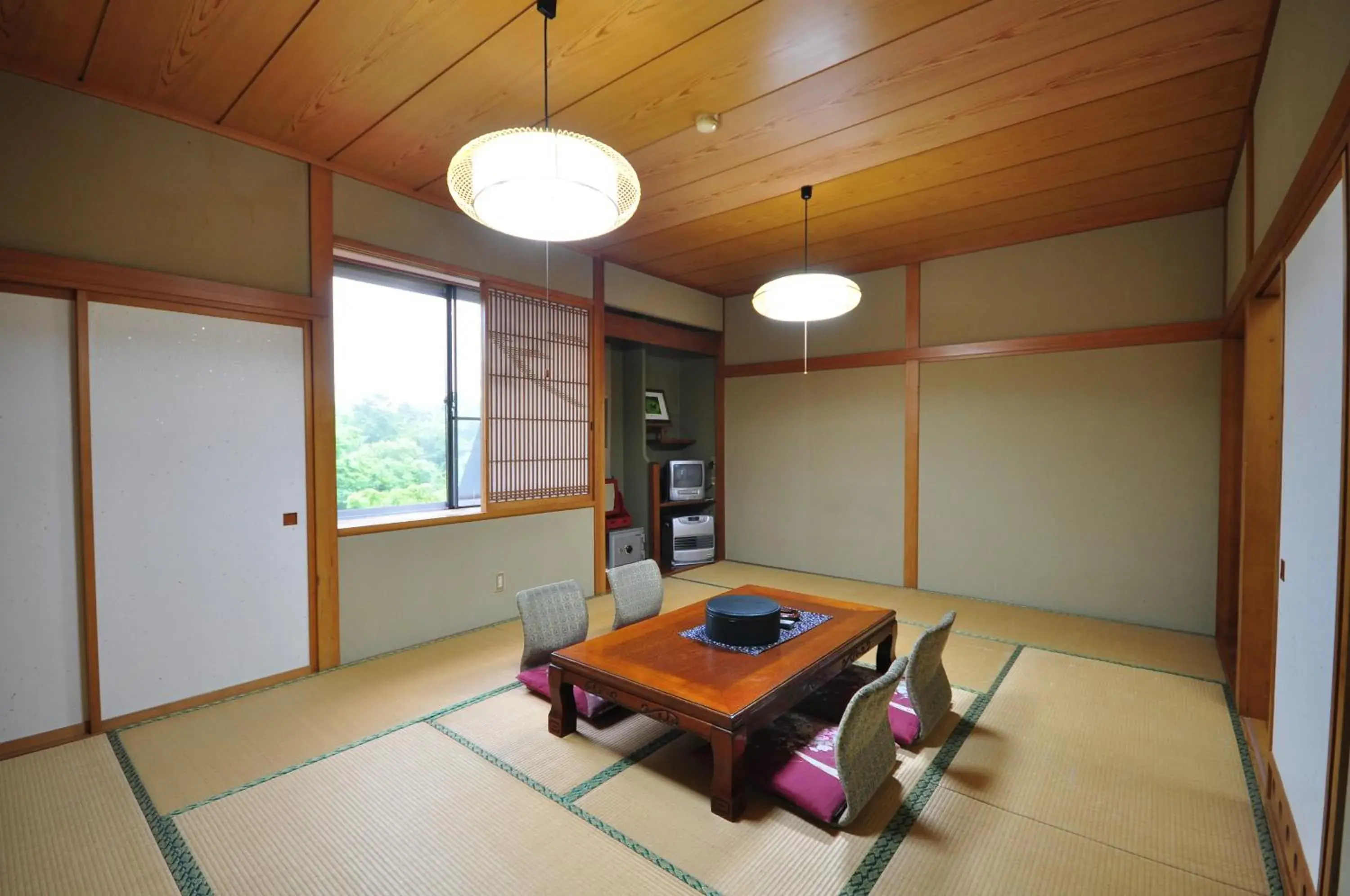 Japanese-Style Standard Room with Shared Bathroom and Toilet in Shinyu Onsen Kurikomaso Japanese-Style Standard Room with Shared Bathroom and Toilet in Shinyu Onsen Kurikomaso