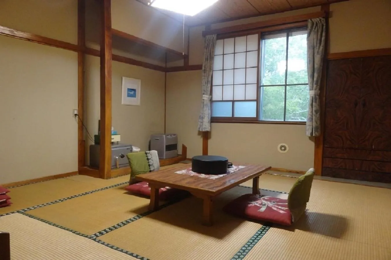 Photo of the whole room in Shinyu Onsen Kurikomaso