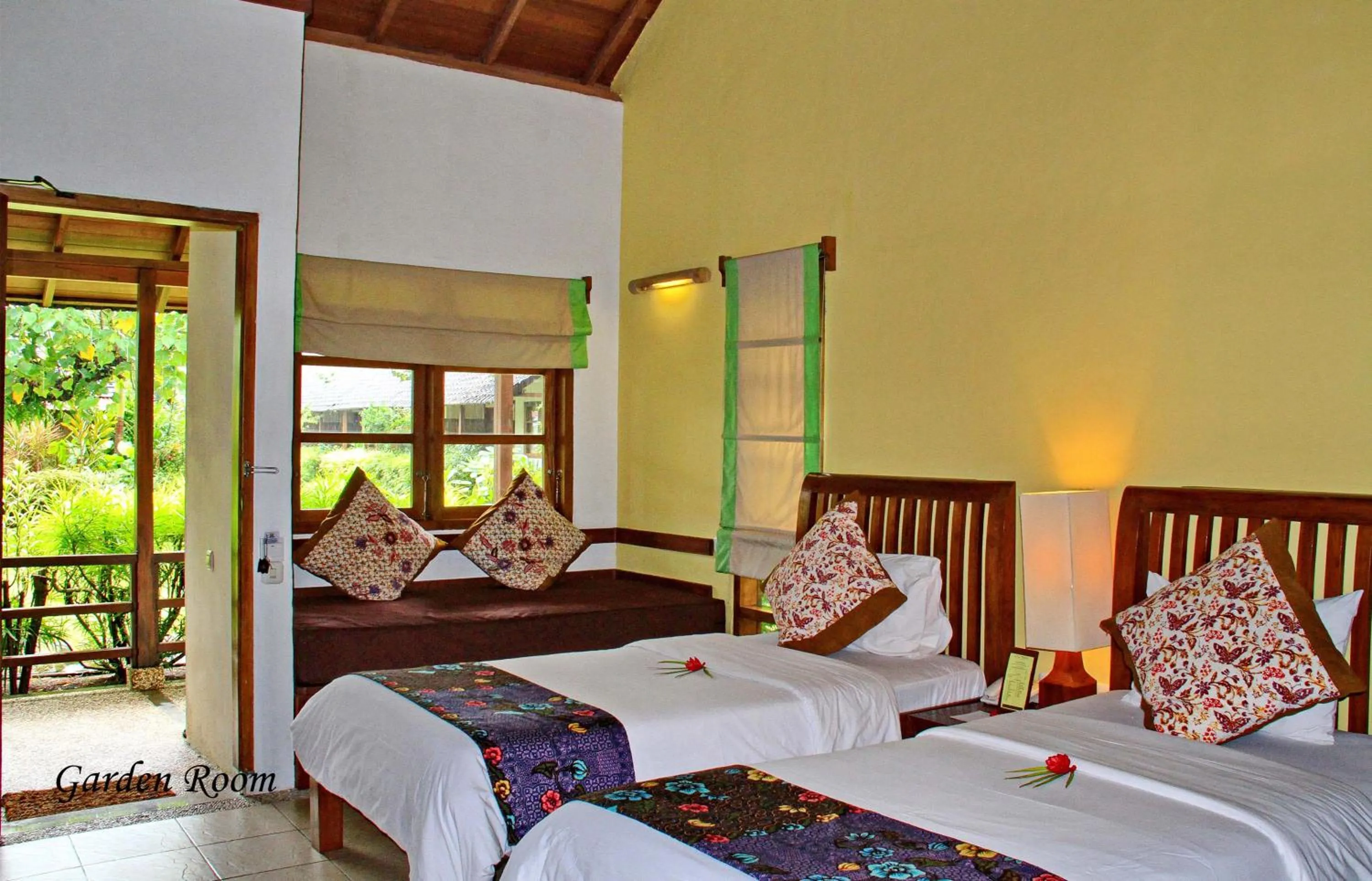 Garden, Bed in Cocotinos Manado