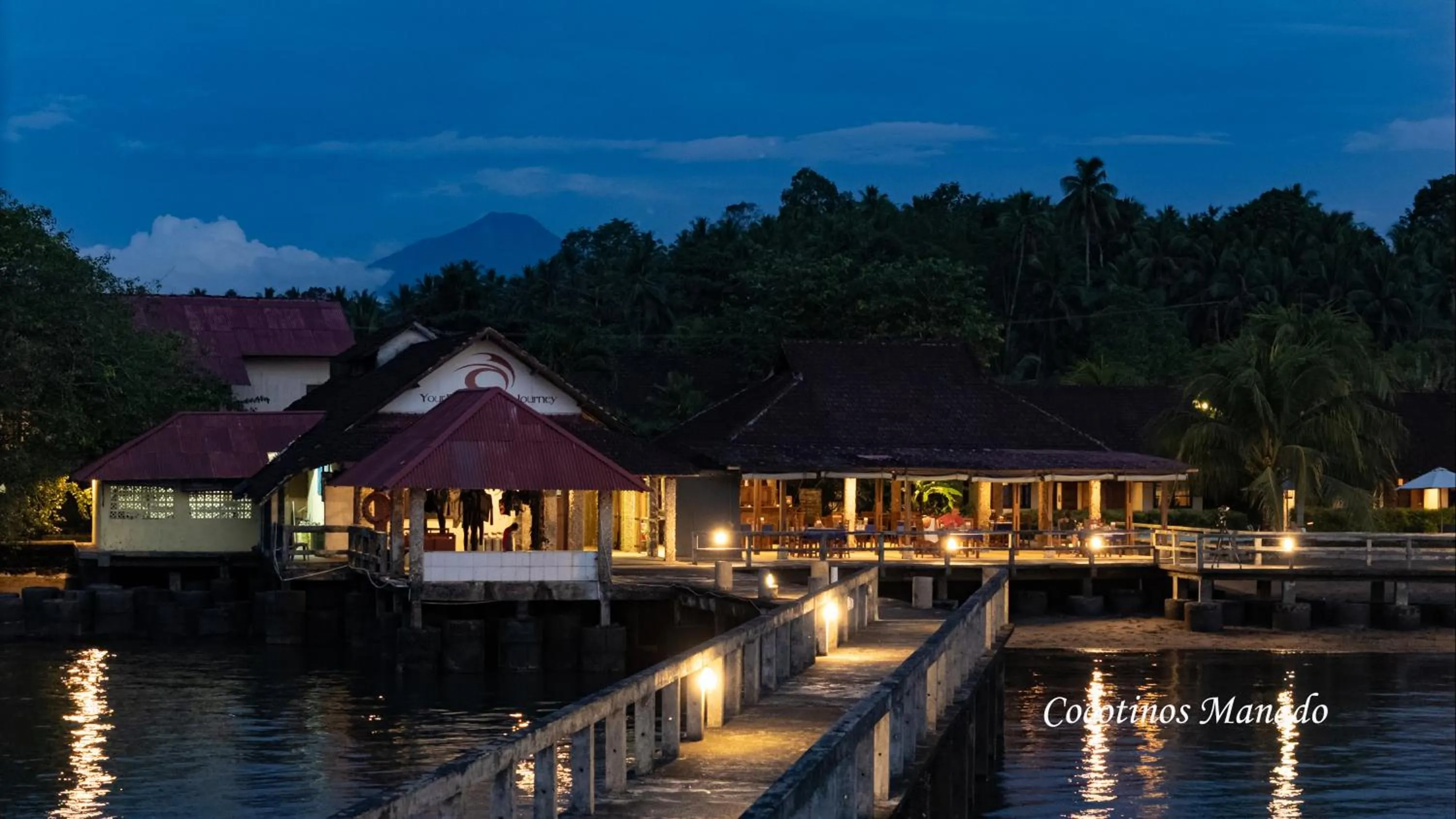 Area and facilities in Cocotinos Manado