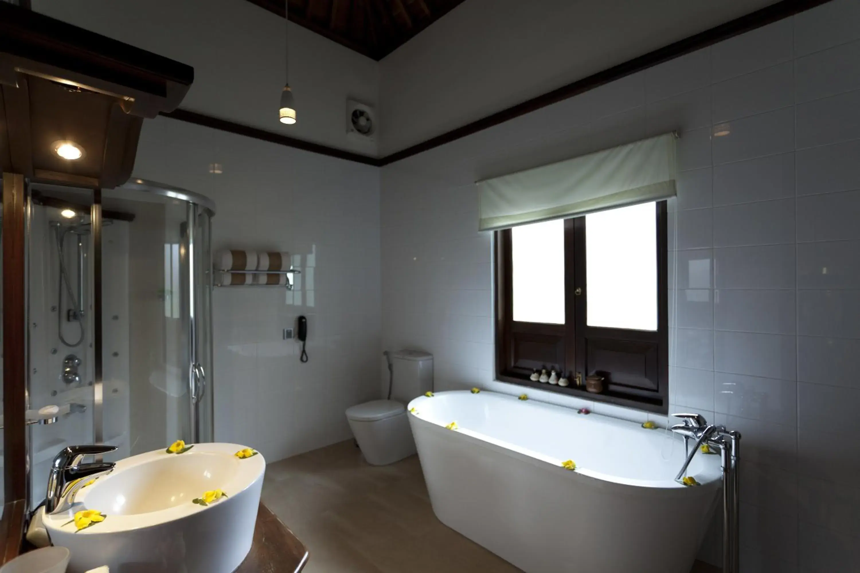 Deluxe Suite with Plunge Pool with Early Check-in & Late Check-out (on Availability) & 15% Discount on all Spa Treatments in Amaya Lake Dambulla Deluxe Suite with Plunge Pool with Early Check-in & Late Check-out (on Availability) & 15% Discount on all Spa Treatments in Amaya Lake Dambulla