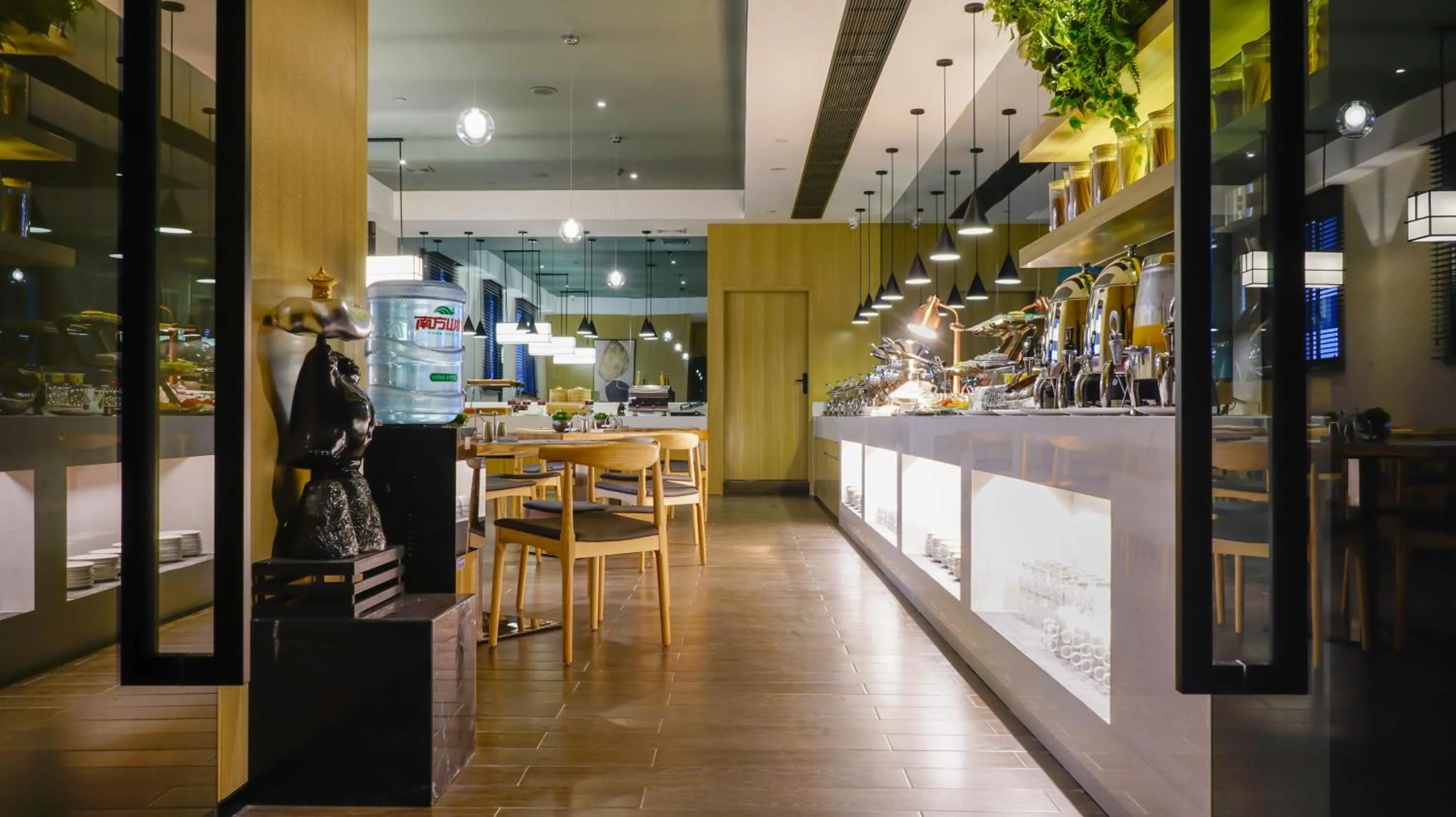 Restaurant/places to eat in Paco Hotel Guangzhou Jiangtai Road Metro Branch