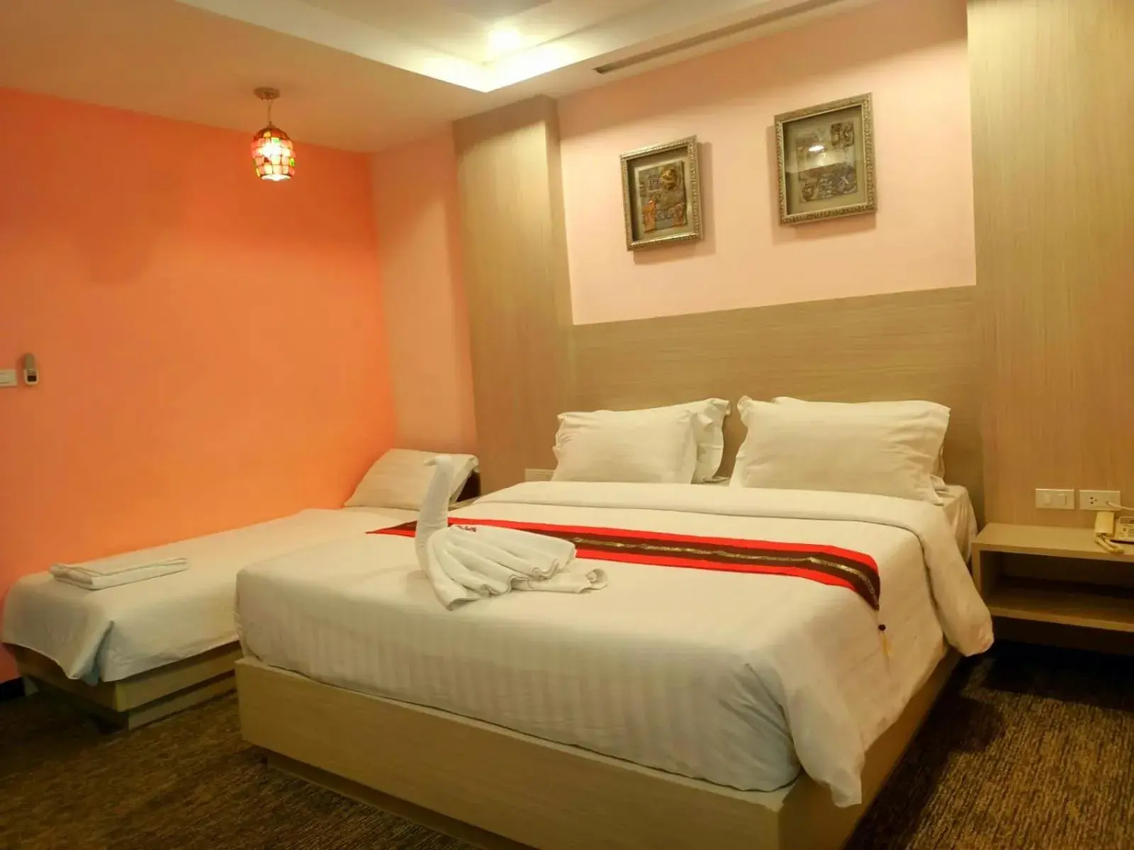 Deluxe Triple Room in Hotel Romeo Palace Pattaya Deluxe Triple Room in Hotel Romeo Palace Pattaya