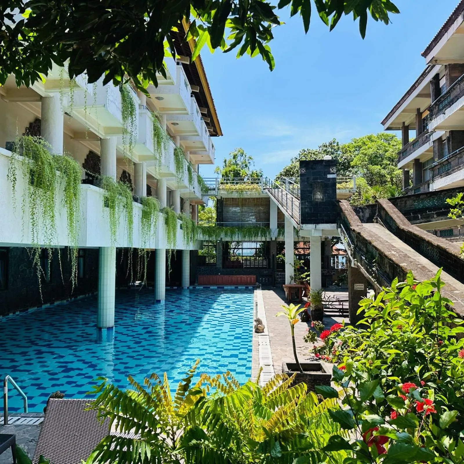 Garden in Melasti Kuta Beach Hotel & Spa