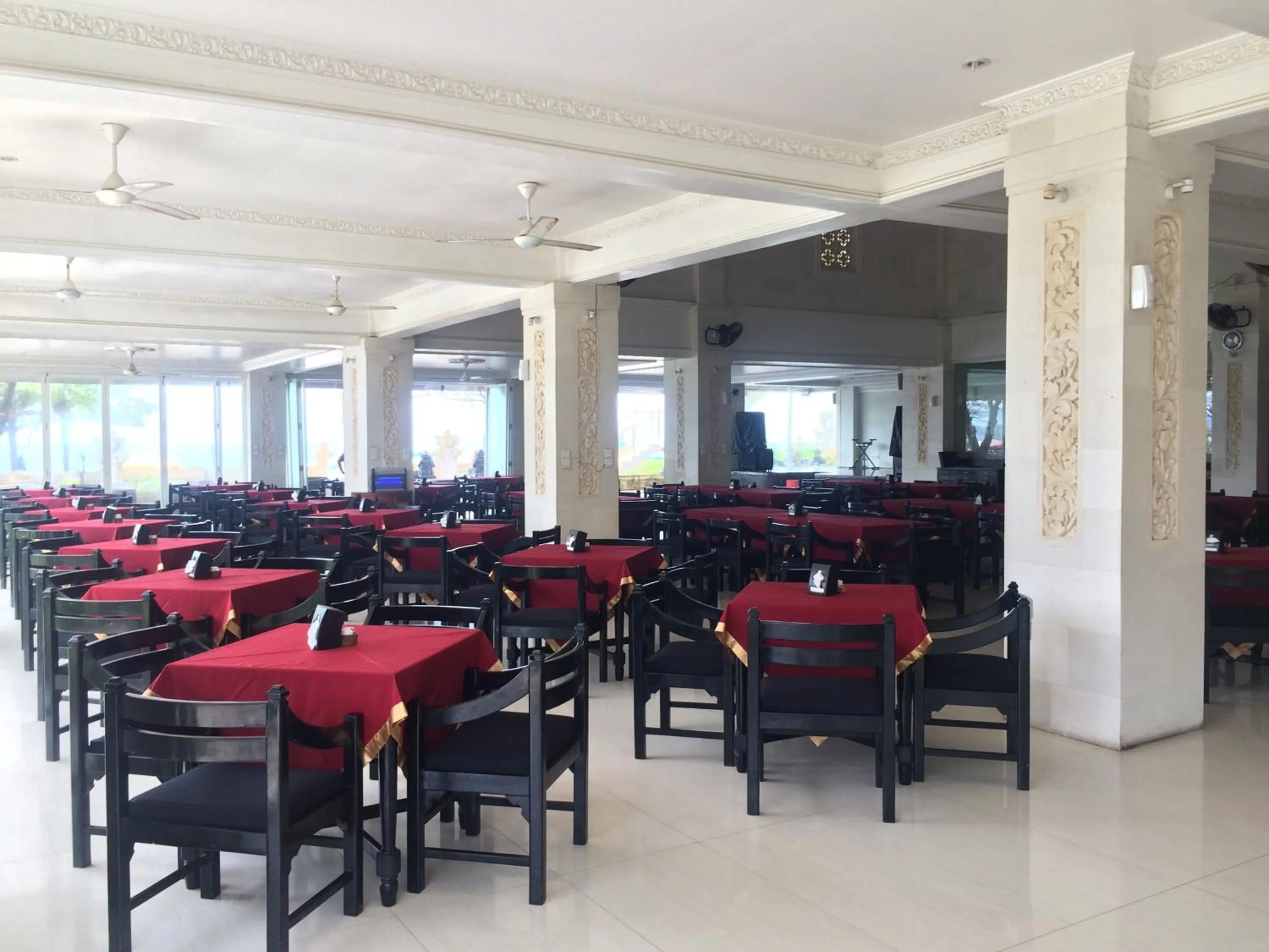 Restaurant/places to eat in Melasti Beach Resort & Spa Legian