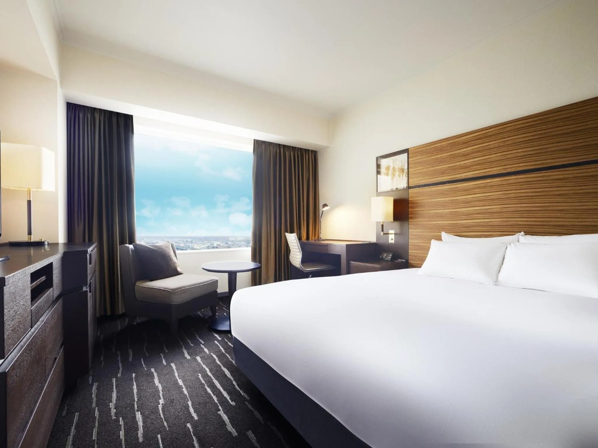 Bedroom, Bed in ANA Crowne Plaza Chitose by IHG