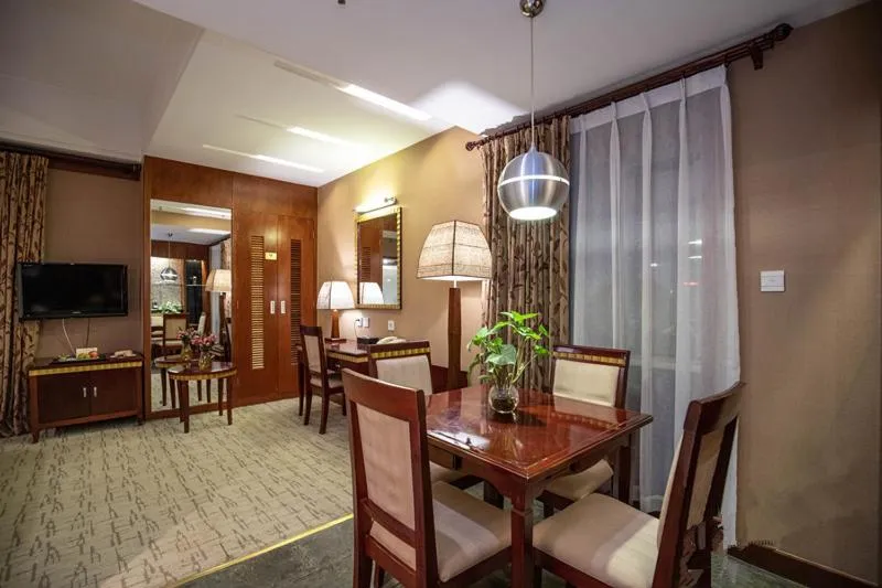 Kunming Golden Spring Hotel