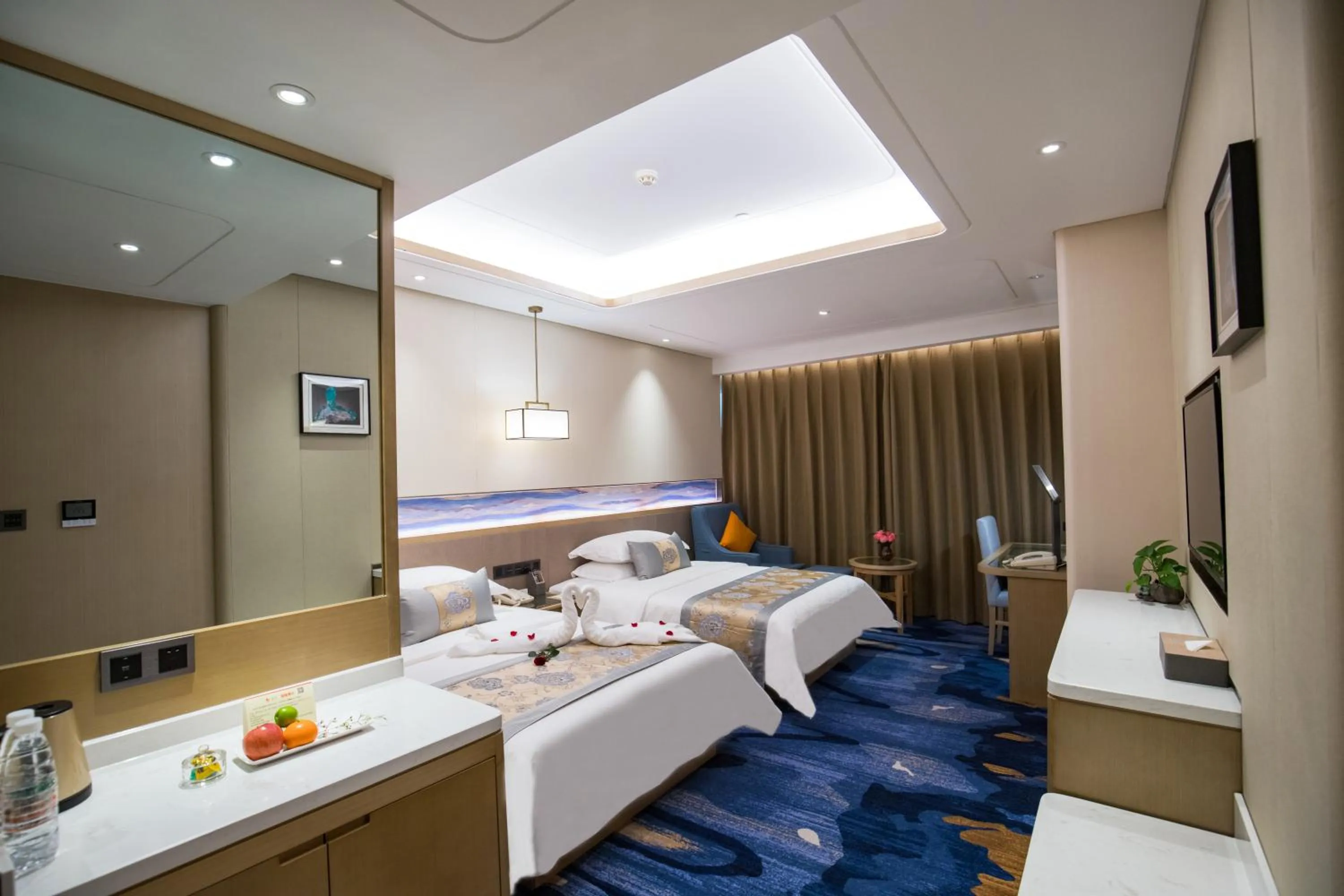 Bed in Kunming Golden Spring Hotel