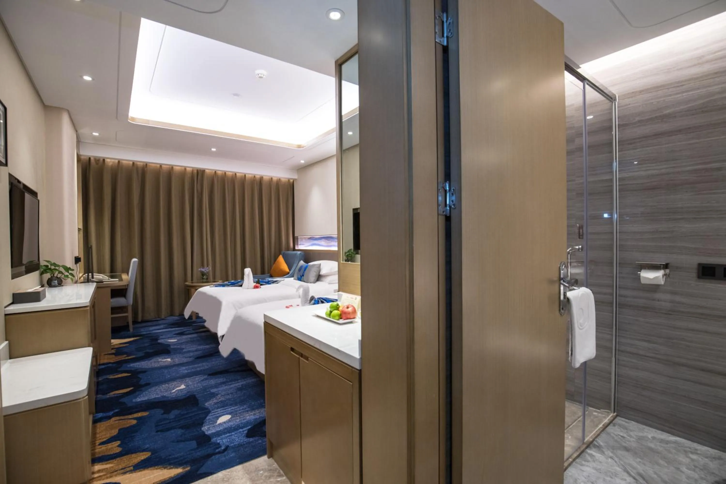 Bed in Kunming Golden Spring Hotel