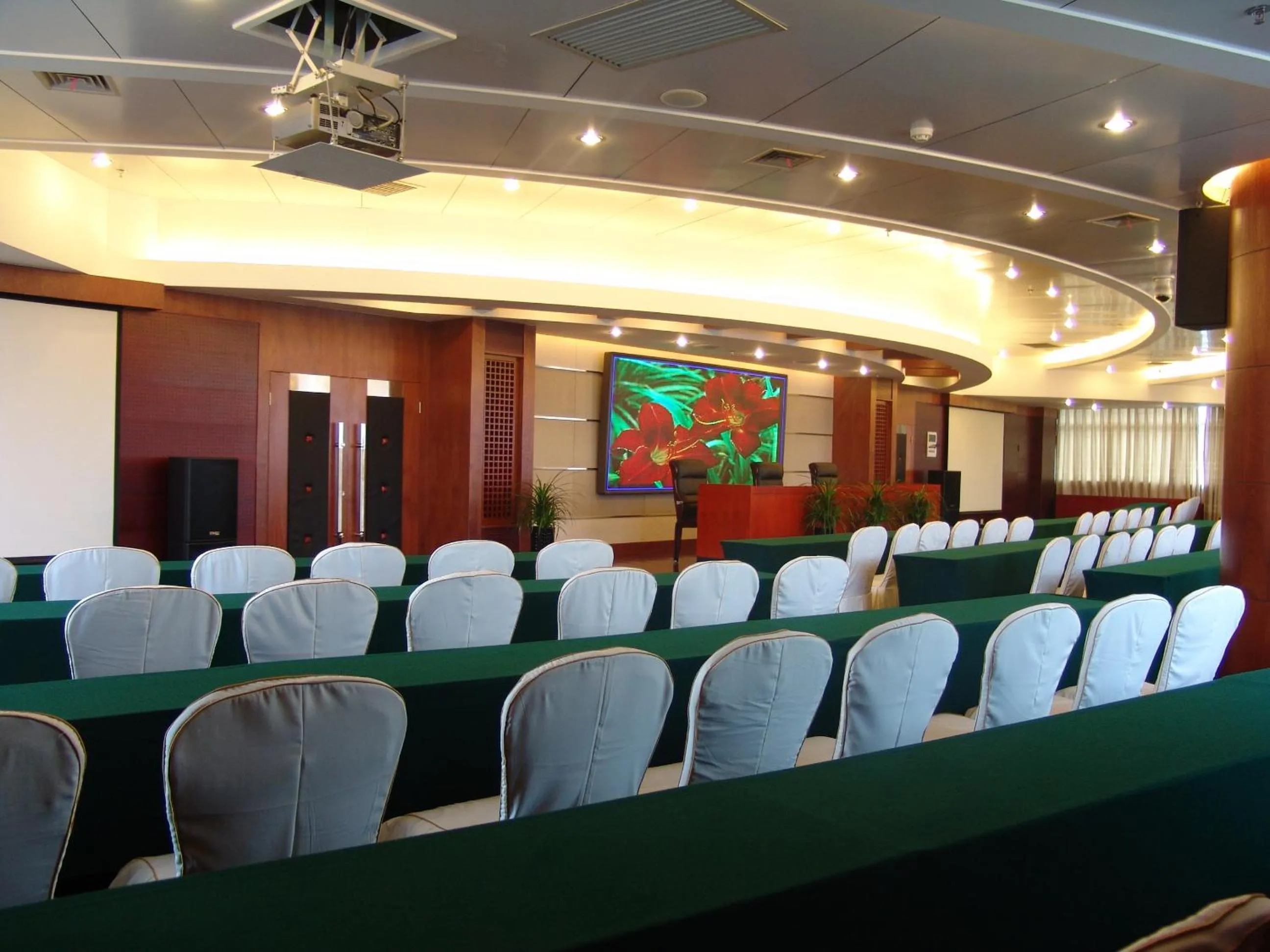 Business facilities in Kunming Golden Spring Hotel