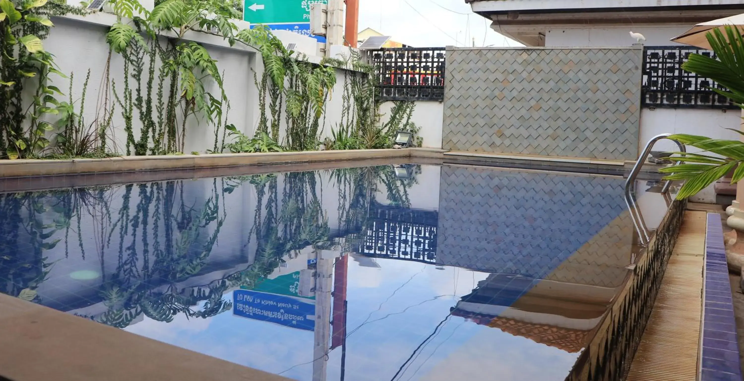 Mom's Guesthouse Mom's Guesthouse