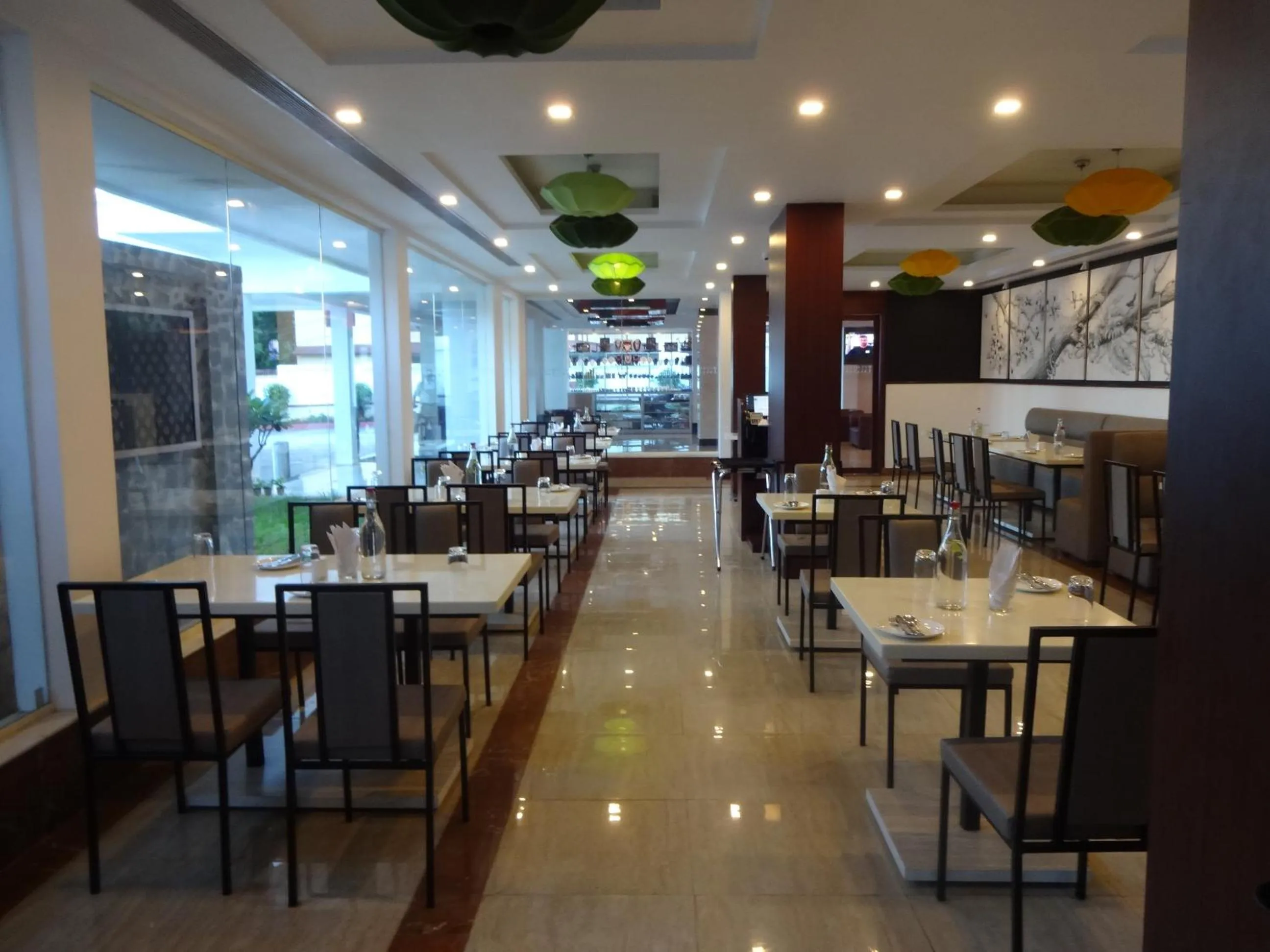 Restaurant/places to eat in Lemon Tree Hotel, Port Blair Near to Airport