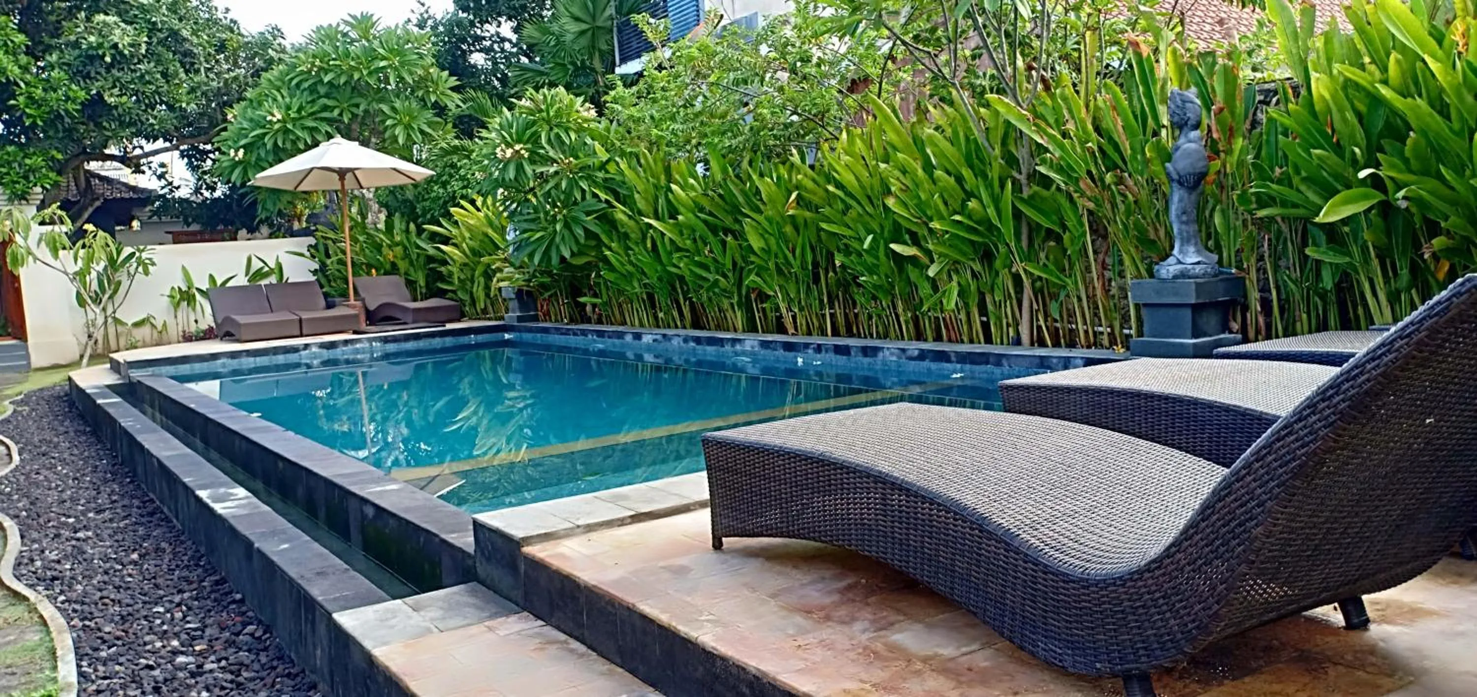 sunbed in Singabu Bungalows