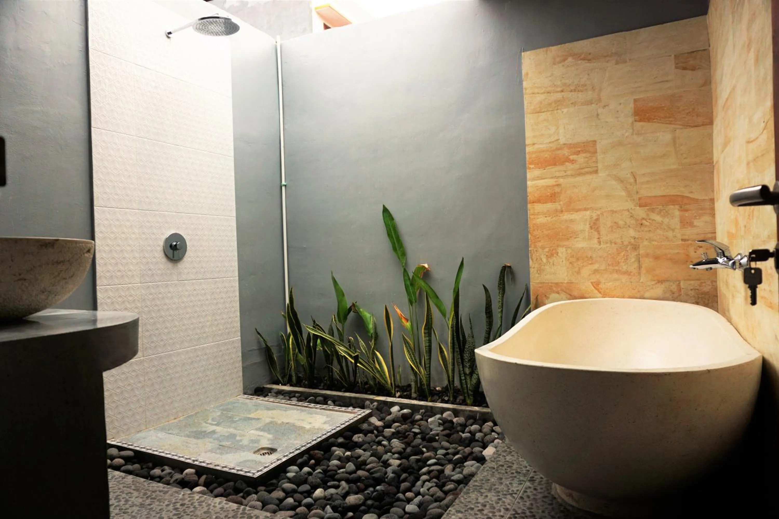 Shower in Singabu Bungalows